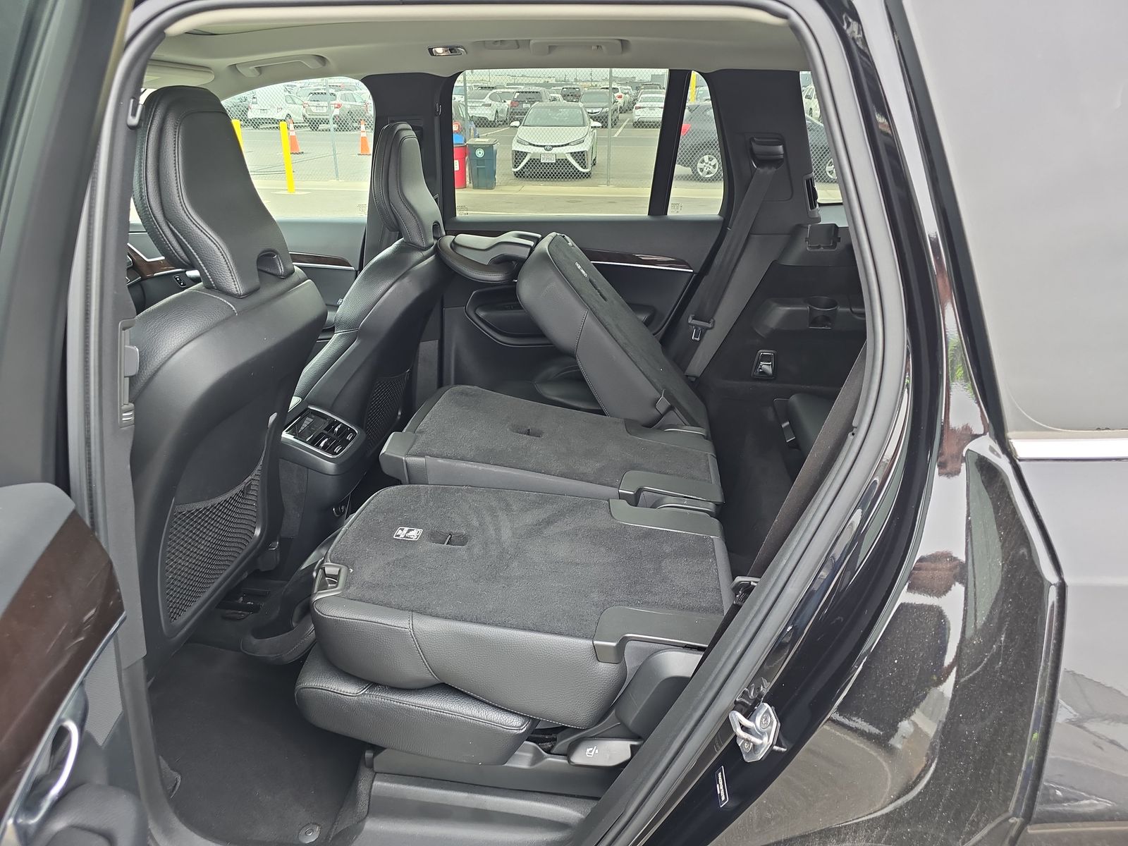 2019 Volvo XC90 T6 Momentum AWD
