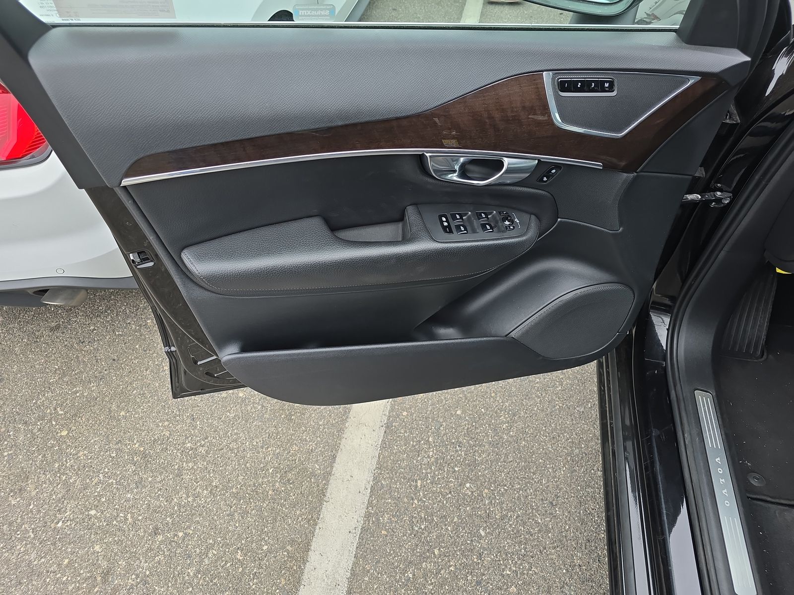 2019 Volvo XC90 T6 Momentum AWD