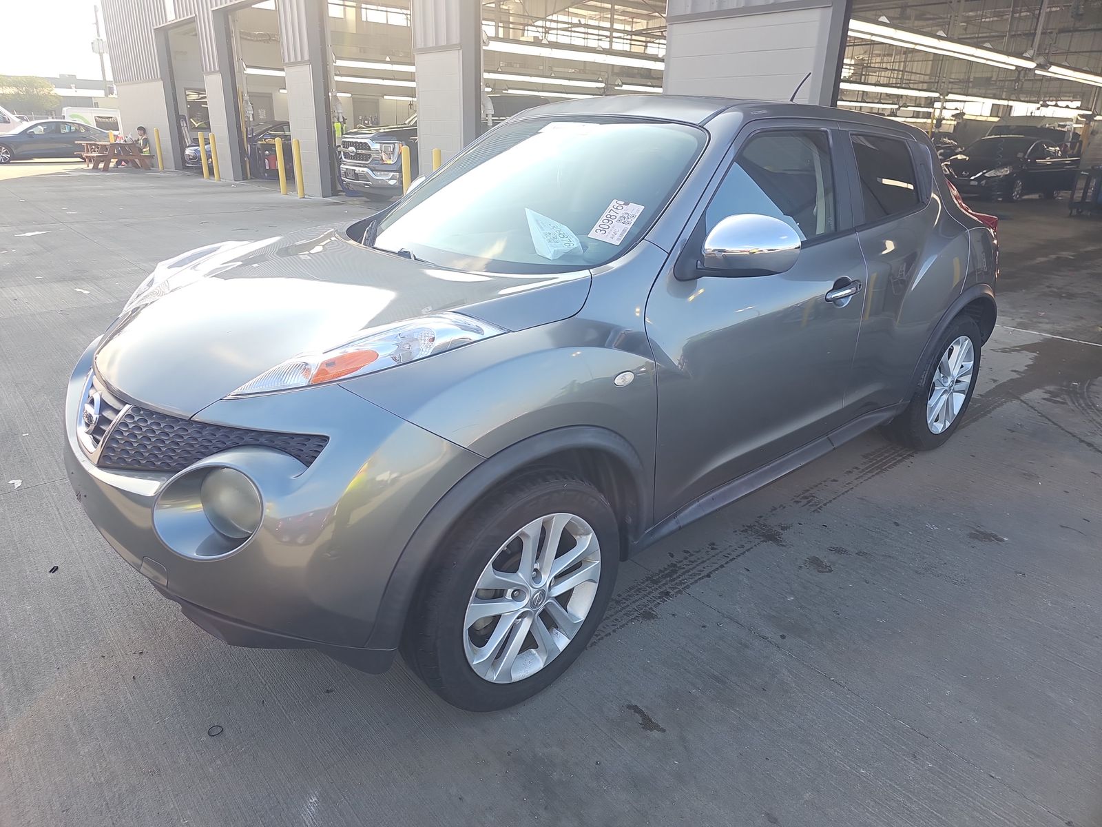 2011 Nissan JUKE SV FWD