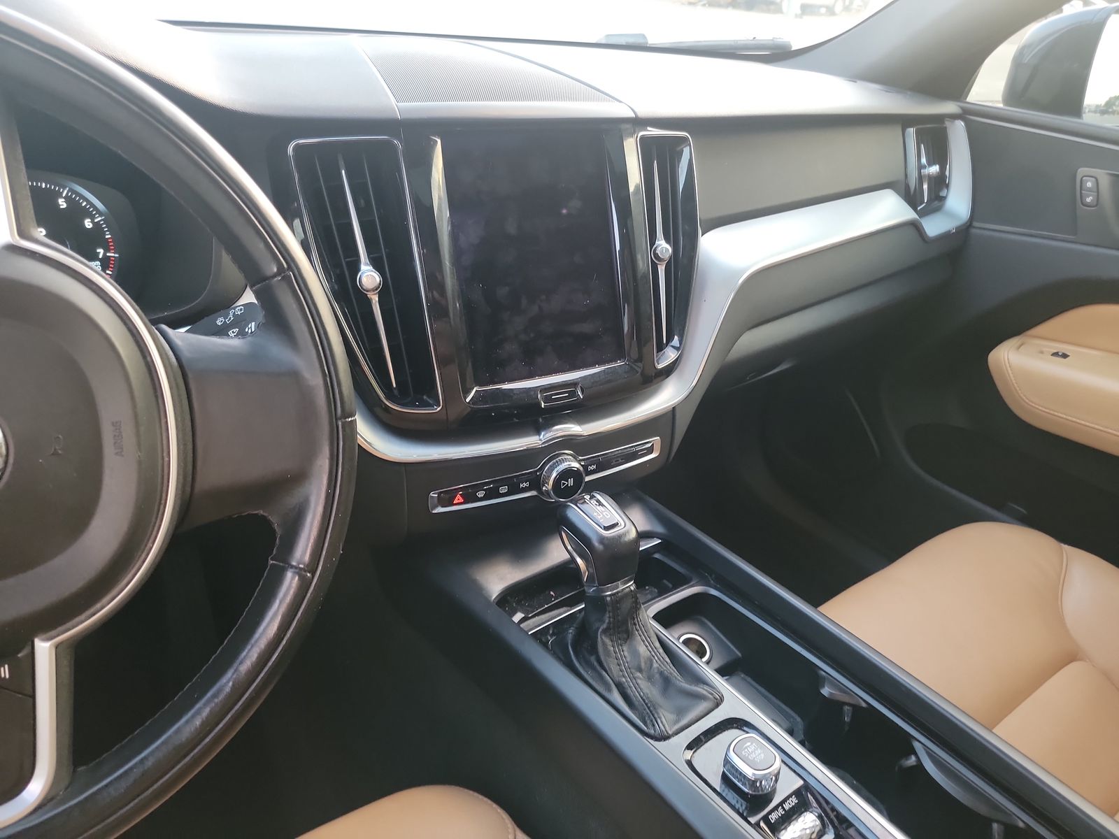 2018 Volvo XC60 T5 Momentum AWD