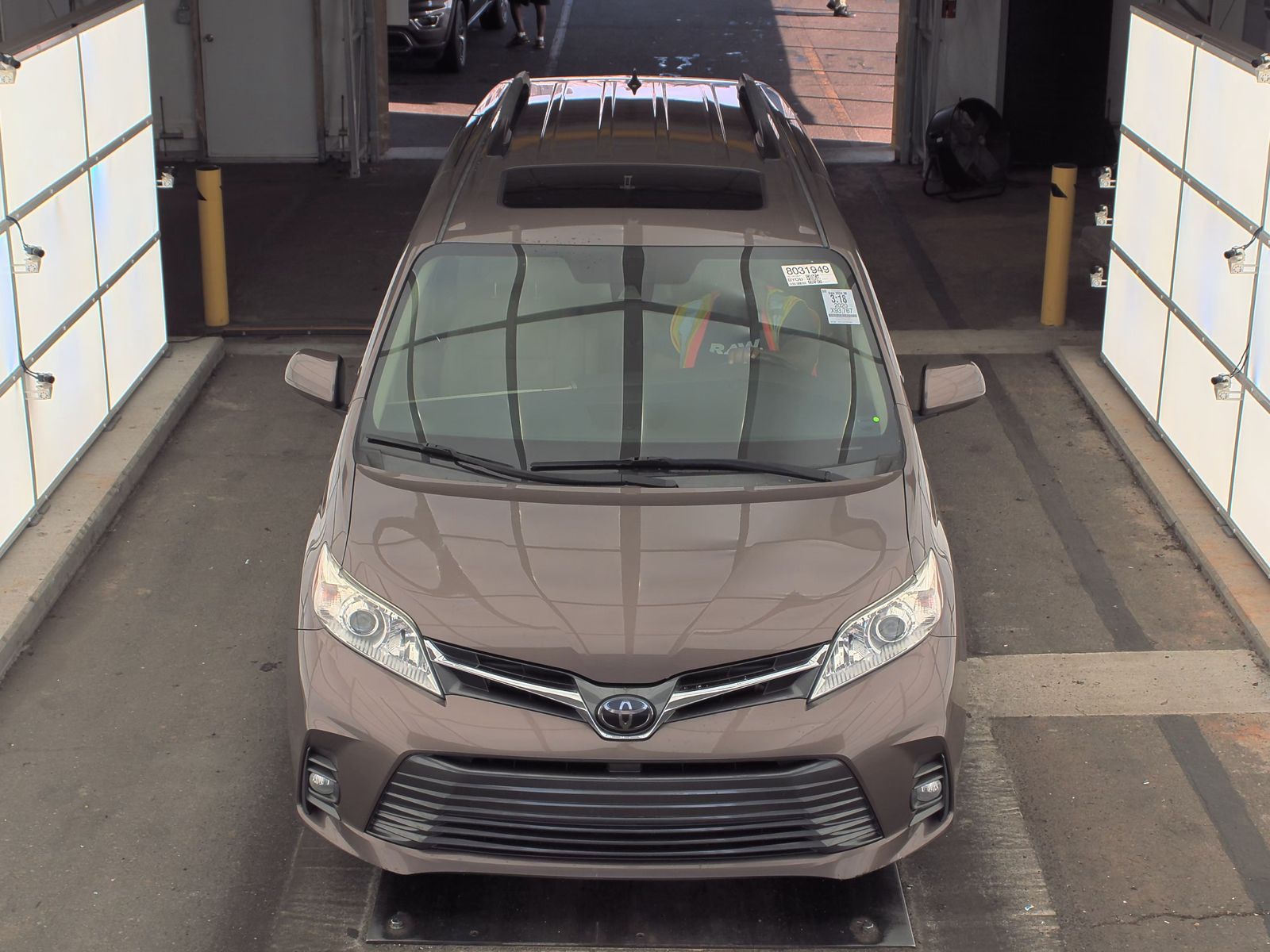 2020 Toyota Sienna XLE FWD