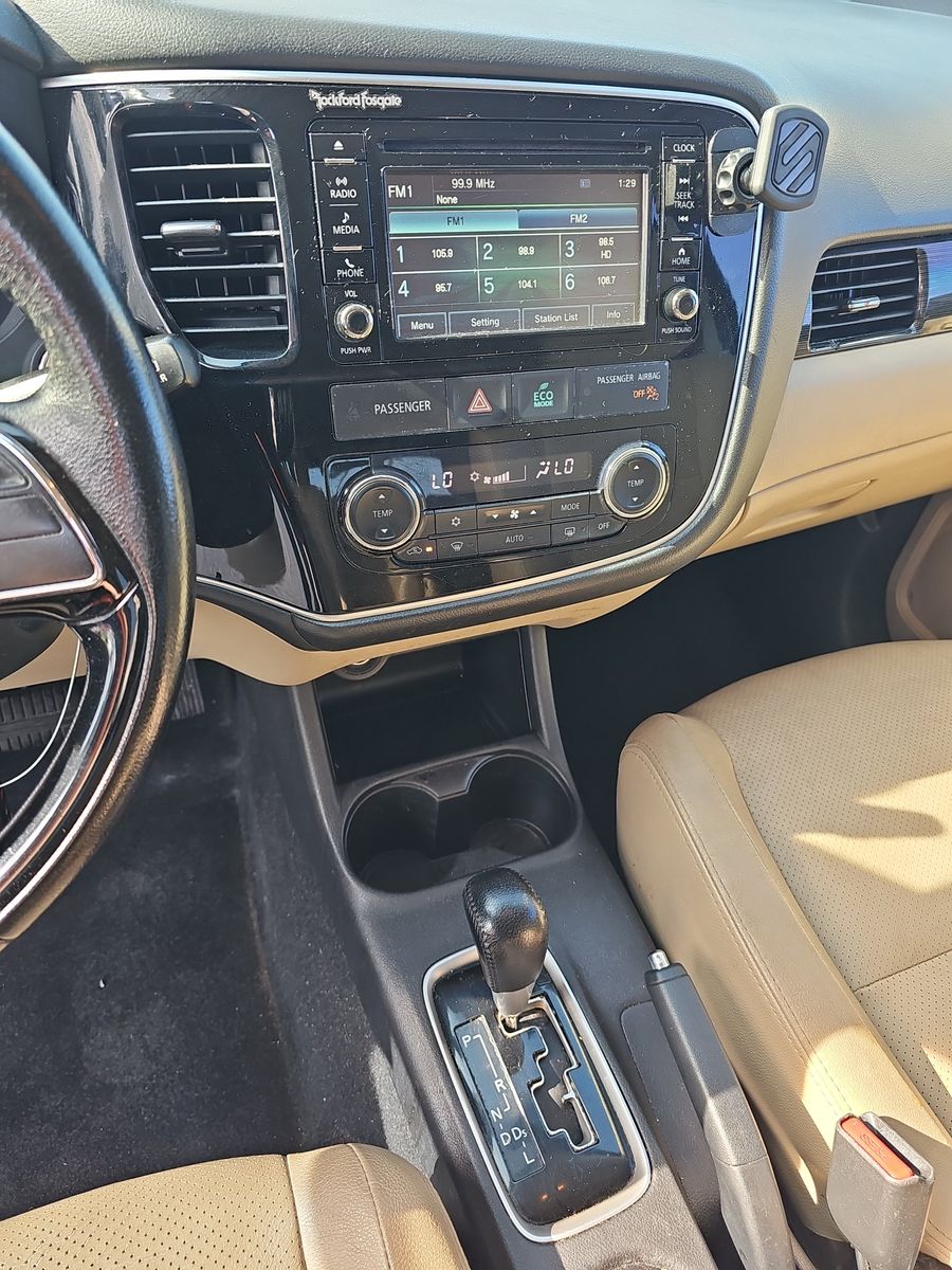 2016 Mitsubishi Outlander SE FWD