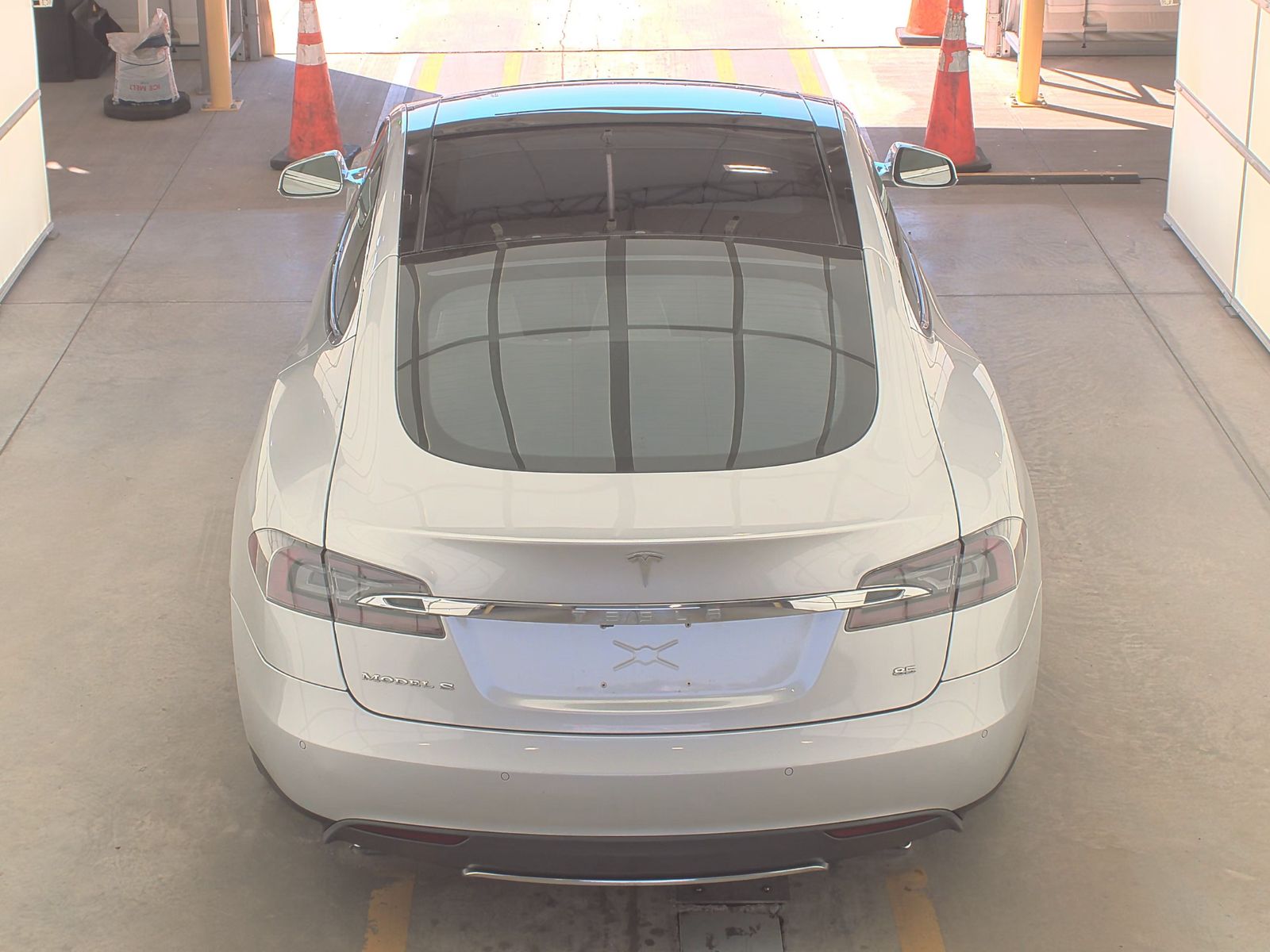 2015 Tesla Model S 85 RWD