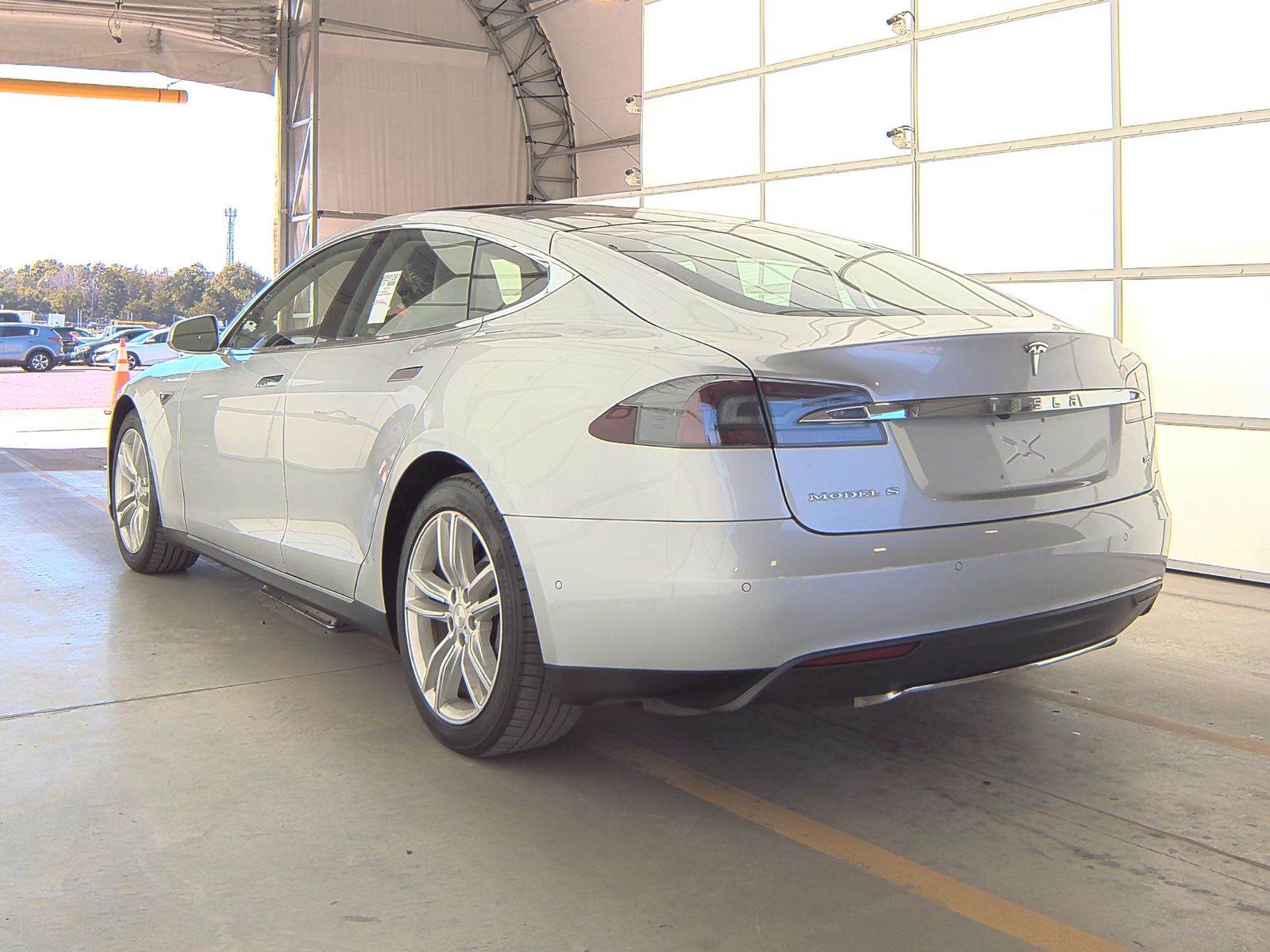 2015 Tesla Model S 85 RWD