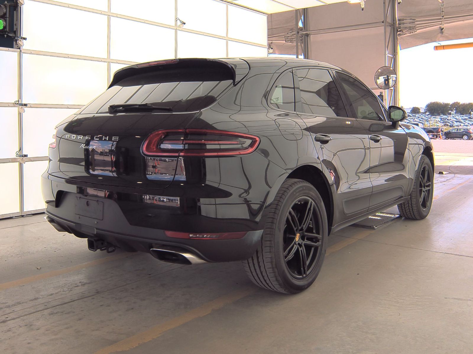 2018 Porsche Macan Base AWD