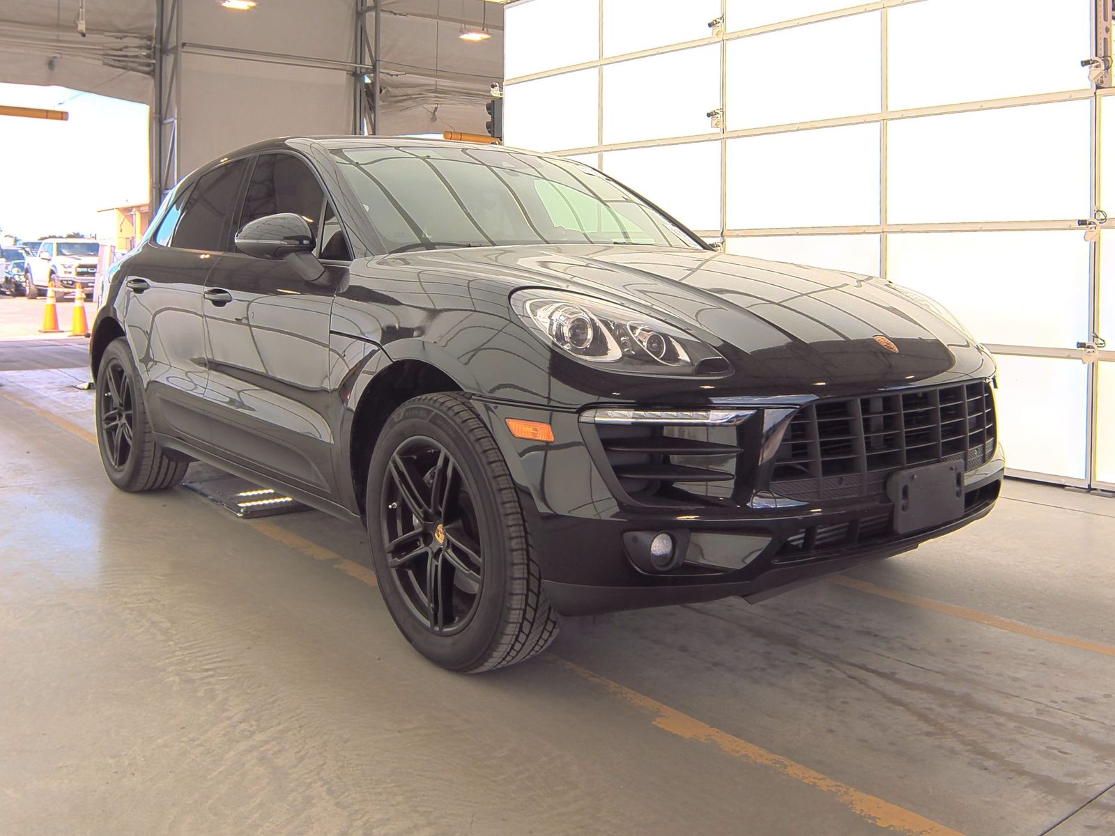 2018 Porsche Macan Base AWD