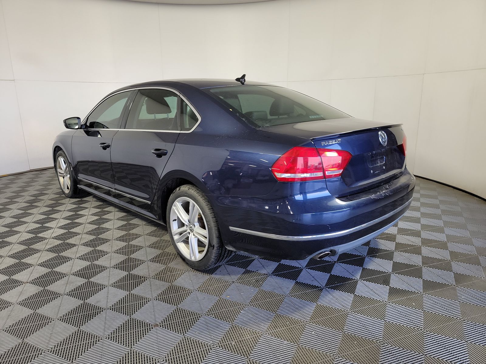 2013 Volkswagen Passat 2.0L TDI SEL Premium FWD