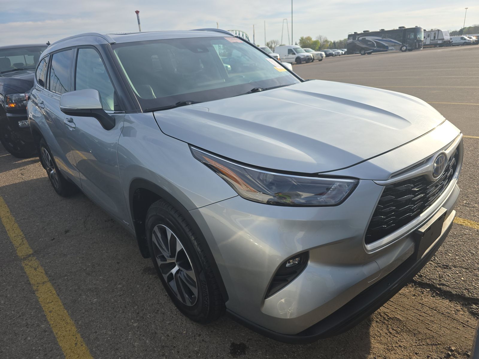 2022 Toyota Highlander Hybrid XLE AWD