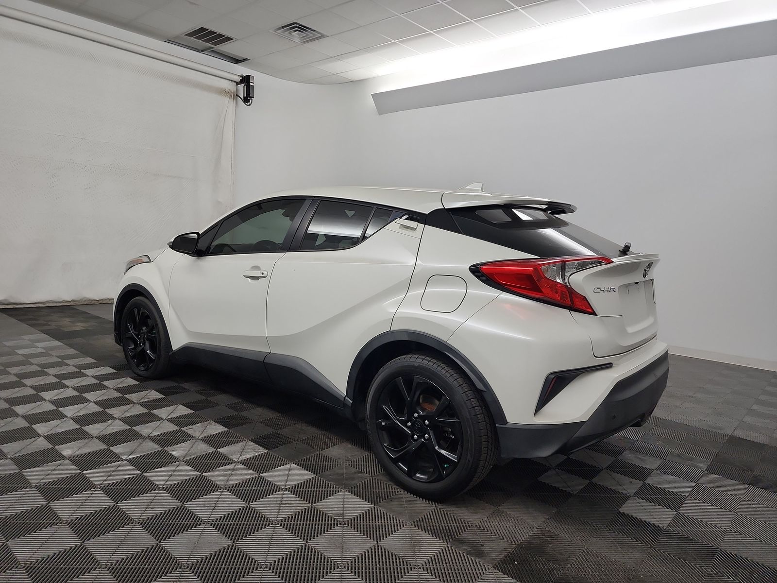 2018 Toyota C-HR XLE Premium FWD