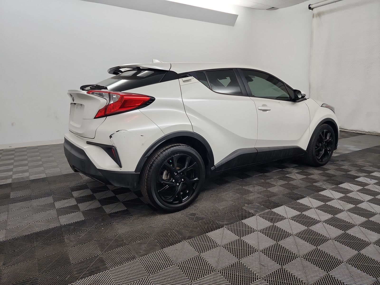 2018 Toyota C-HR XLE Premium FWD