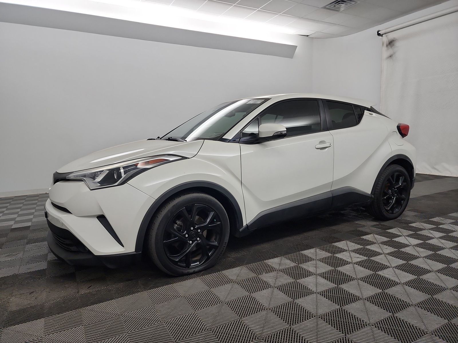 2018 Toyota C-HR XLE Premium FWD