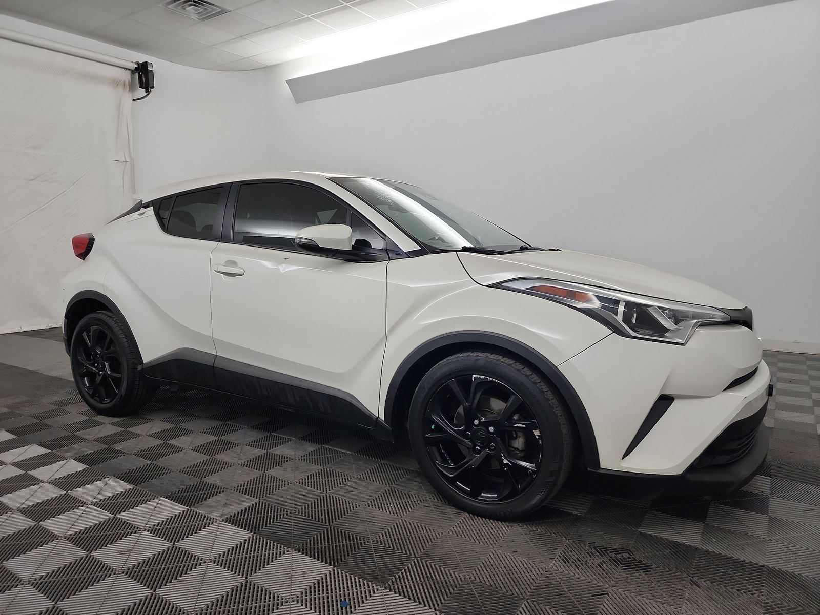 2018 Toyota C-HR XLE Premium FWD