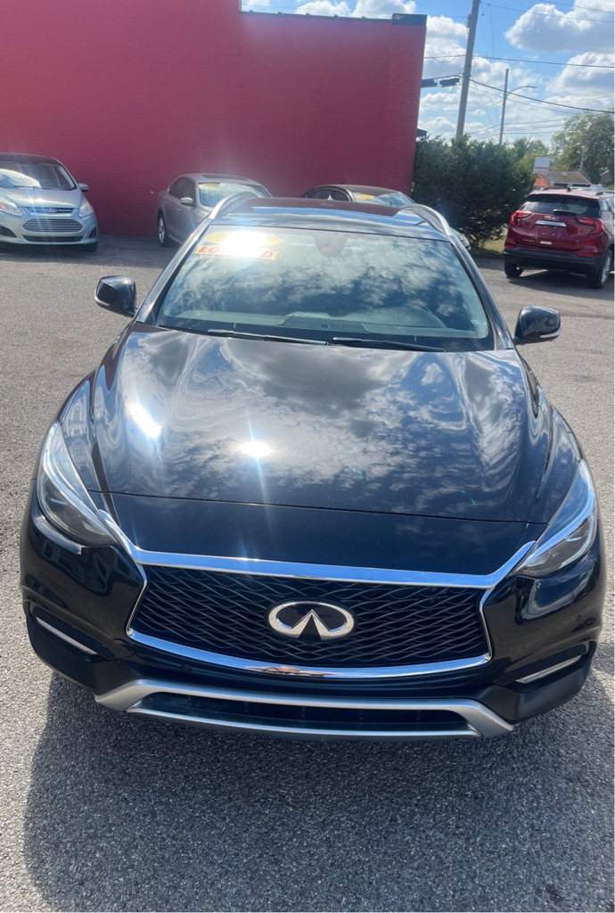 2018 INFINITI QX30 ESSENTIAL