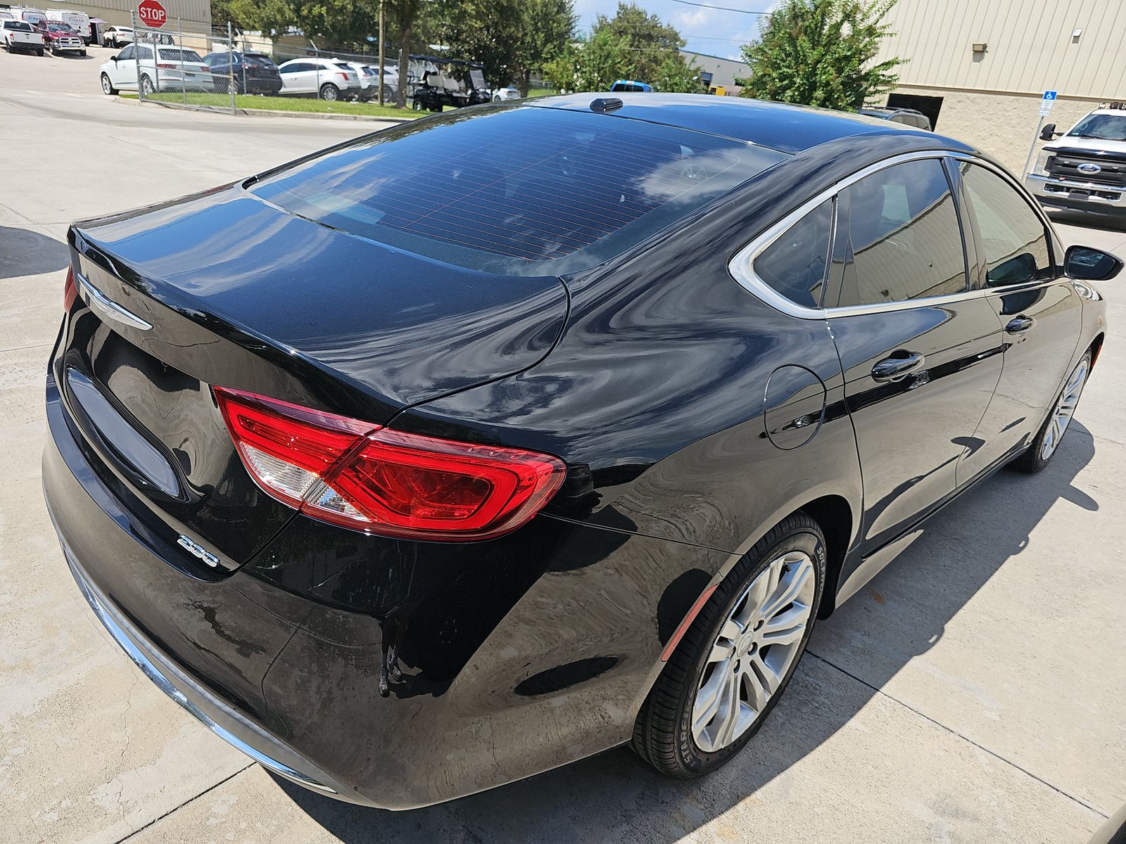 2016 Chrysler 200 Limited FWD