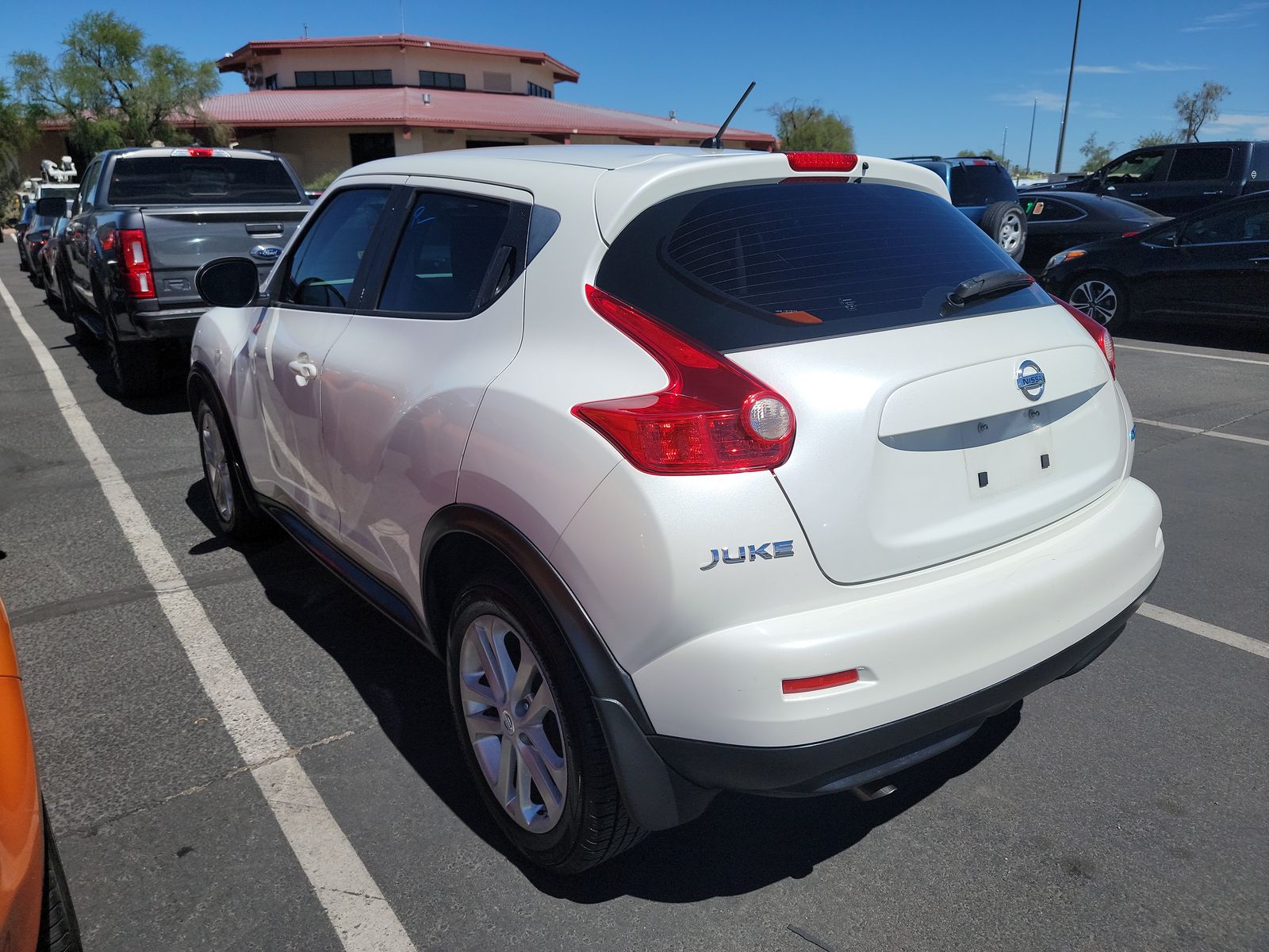 2014 Nissan JUKE S FWD