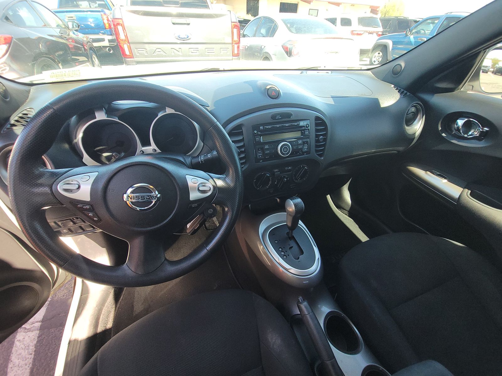 2014 Nissan JUKE S FWD