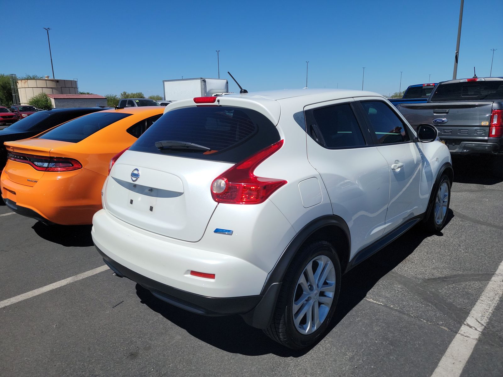 2014 Nissan JUKE S FWD