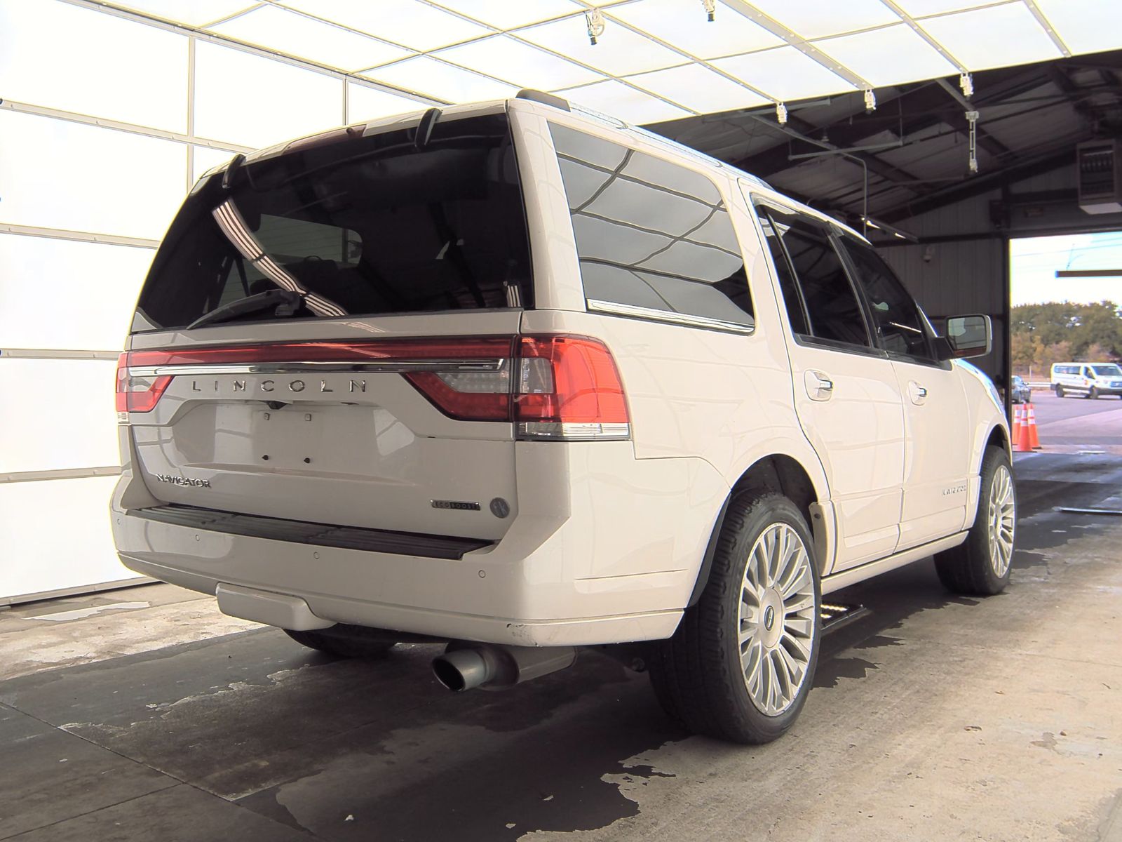 2016 Lincoln Navigator Select RWD