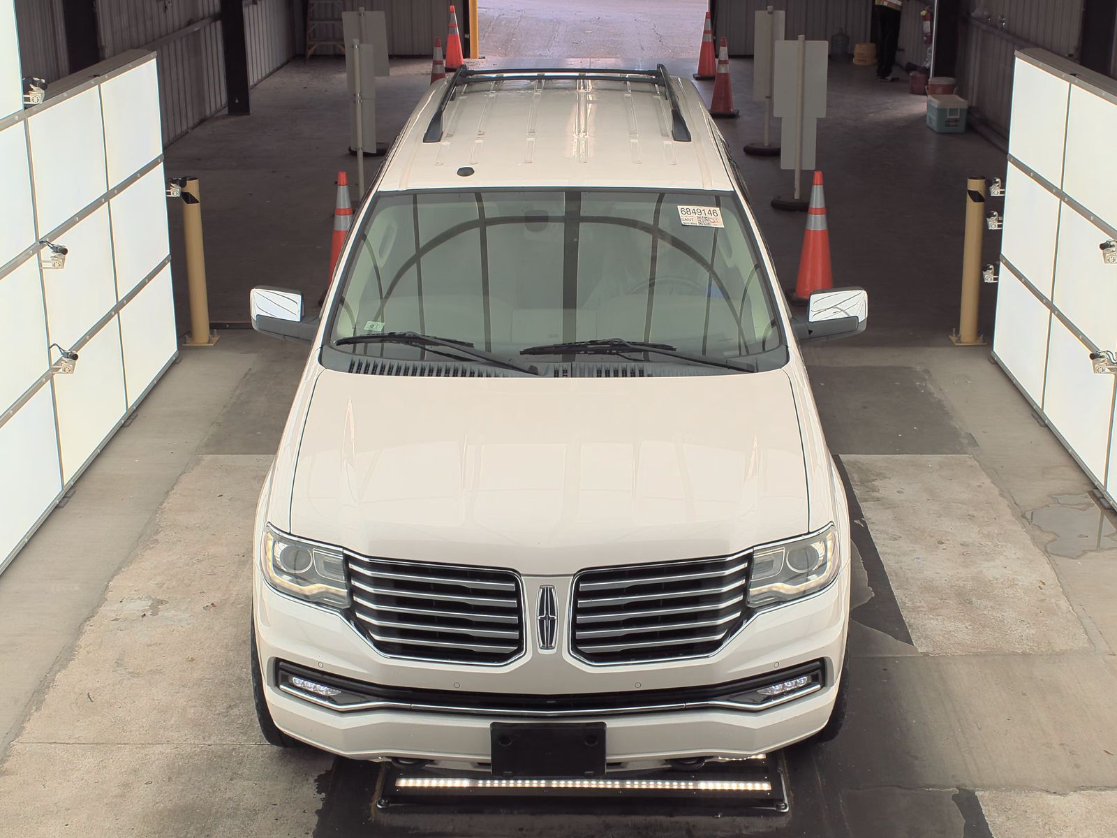 2016 Lincoln Navigator Select RWD