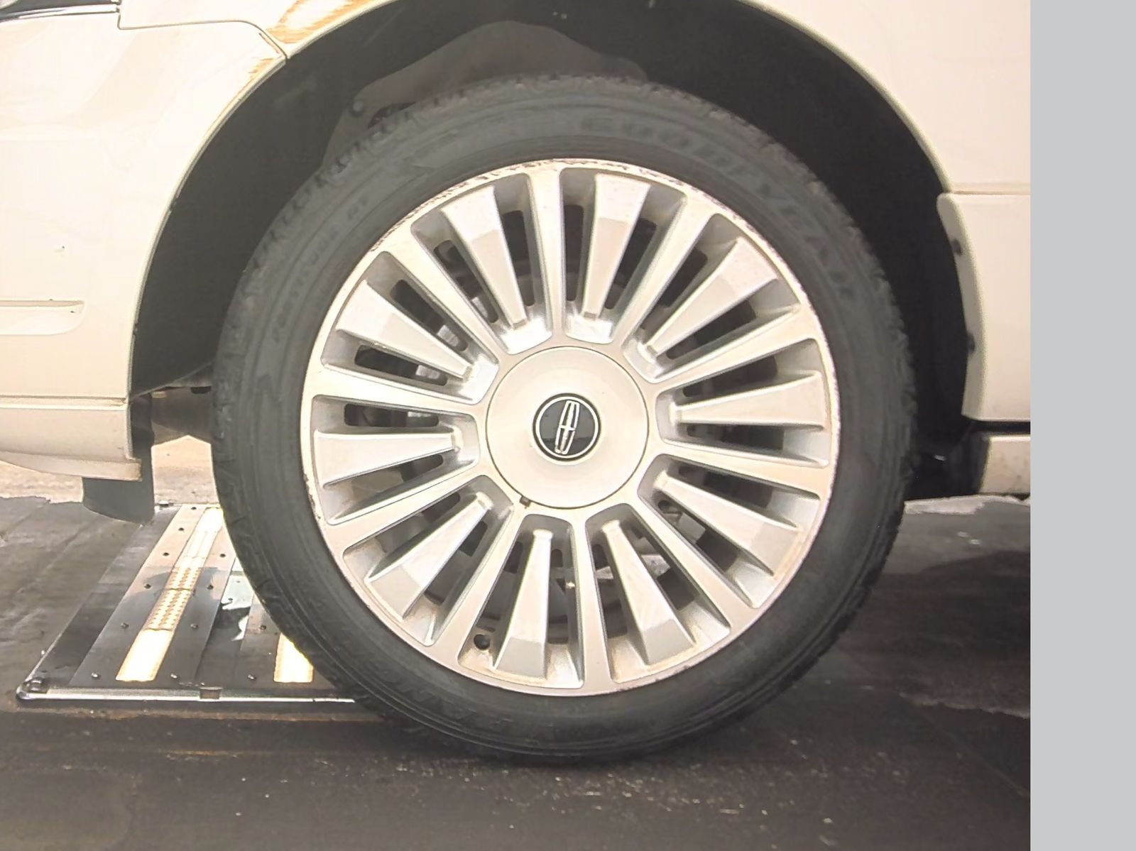 2016 Lincoln Navigator Select RWD