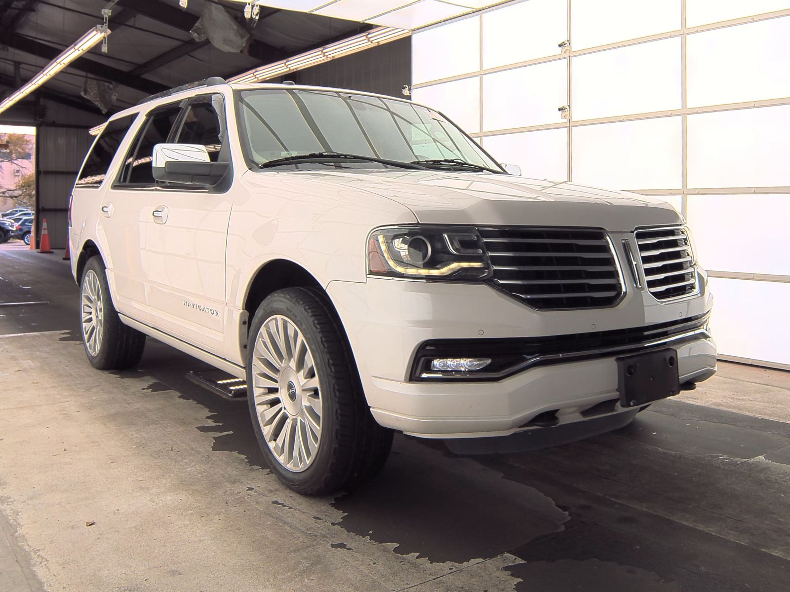 2016 Lincoln Navigator Select RWD