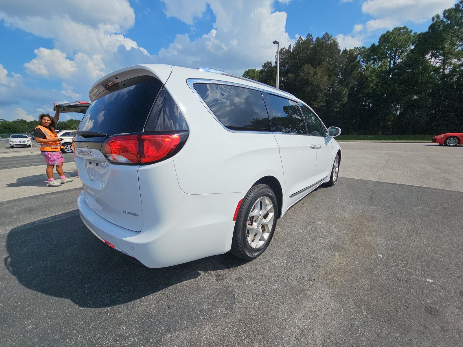 2020 Chrysler Pacifica Limited FWD