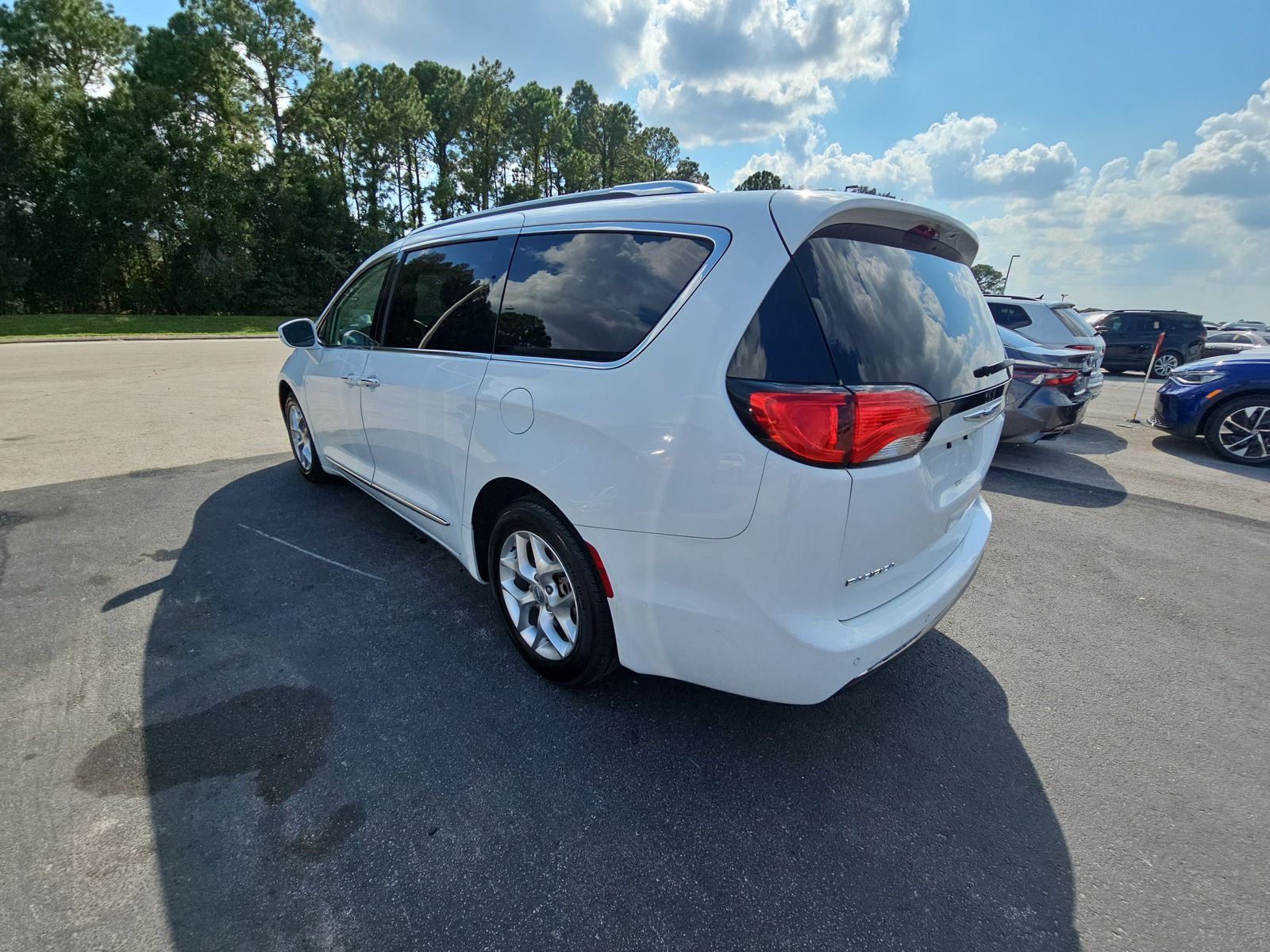 2020 Chrysler Pacifica Limited FWD