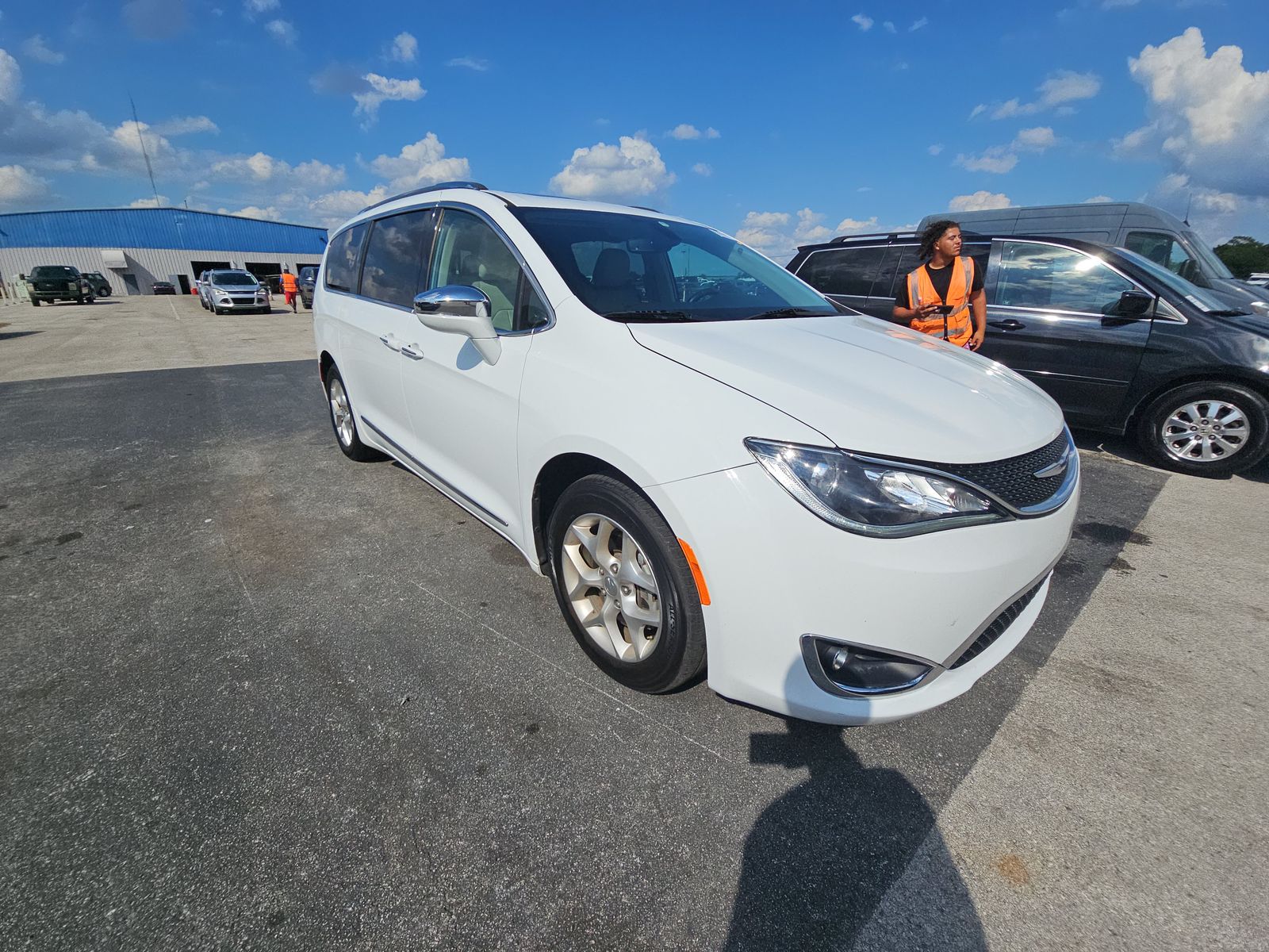 2020 Chrysler Pacifica Limited FWD