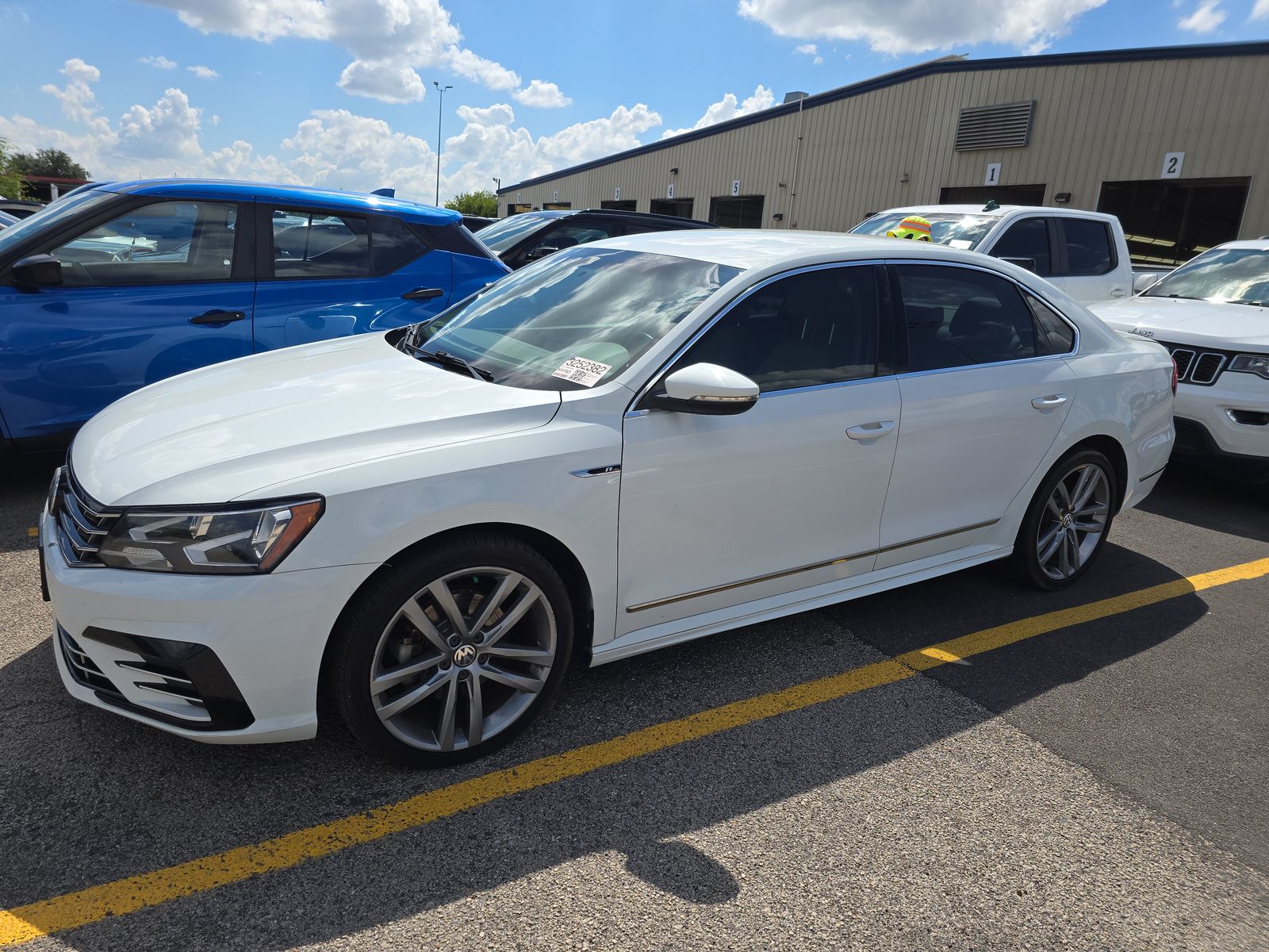 2017 Volkswagen Passat 1.8T R-Line FWD