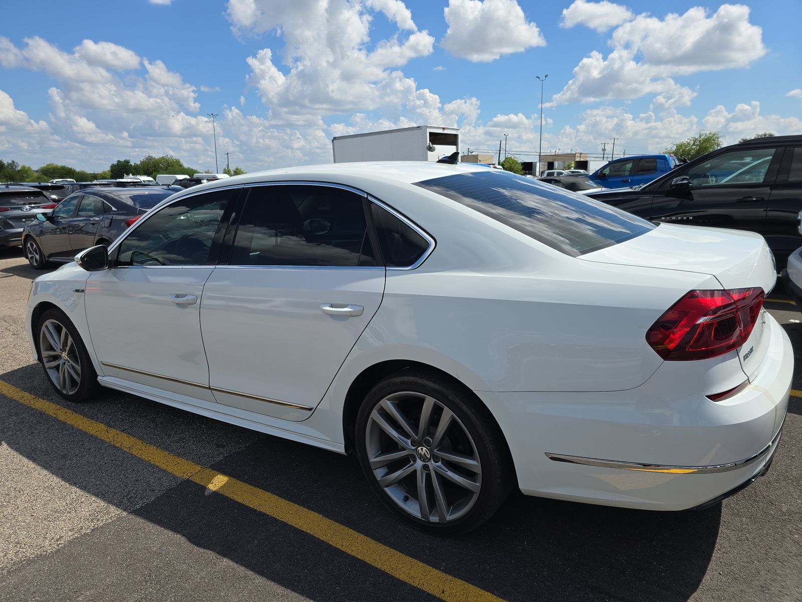 2017 Volkswagen Passat 1.8T R-Line FWD