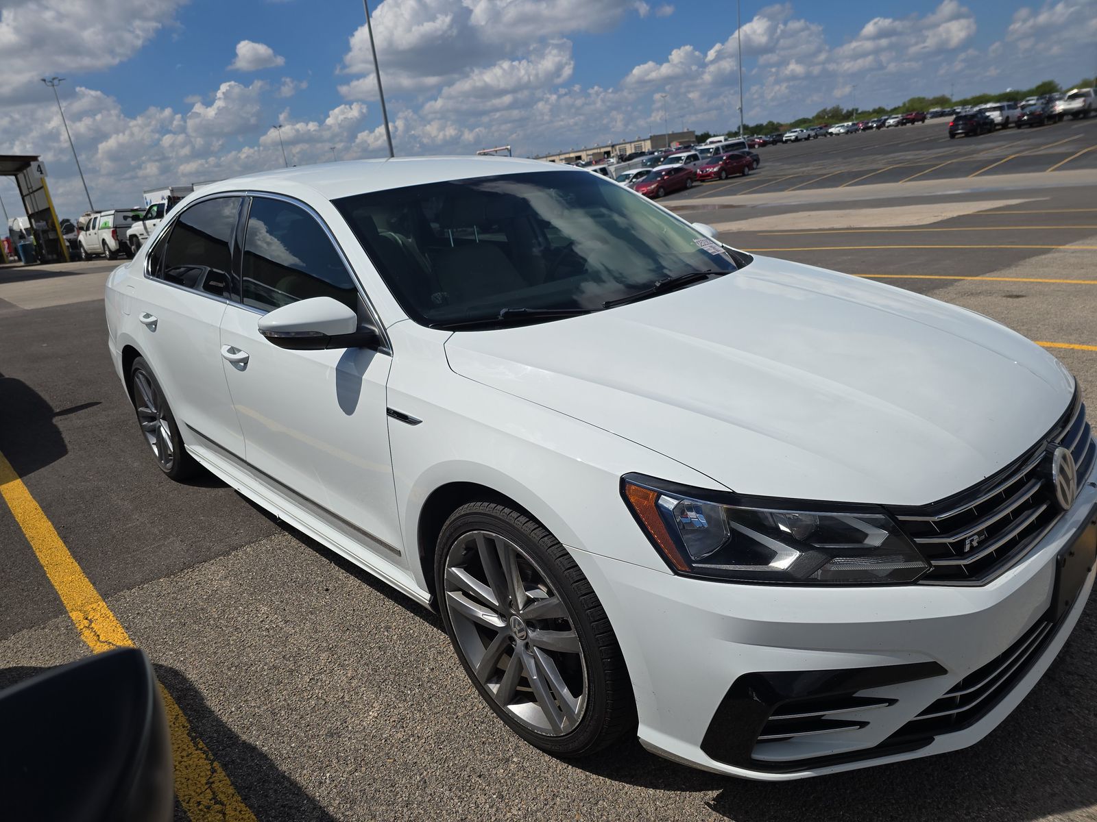 2017 Volkswagen Passat 1.8T R-Line FWD