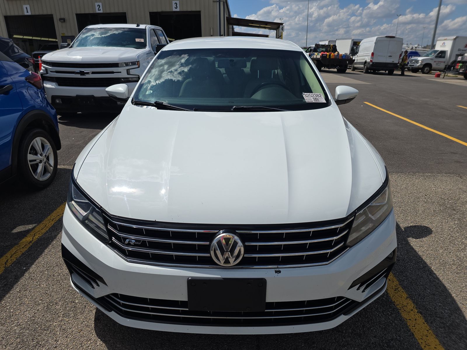 2017 Volkswagen Passat 1.8T R-Line FWD