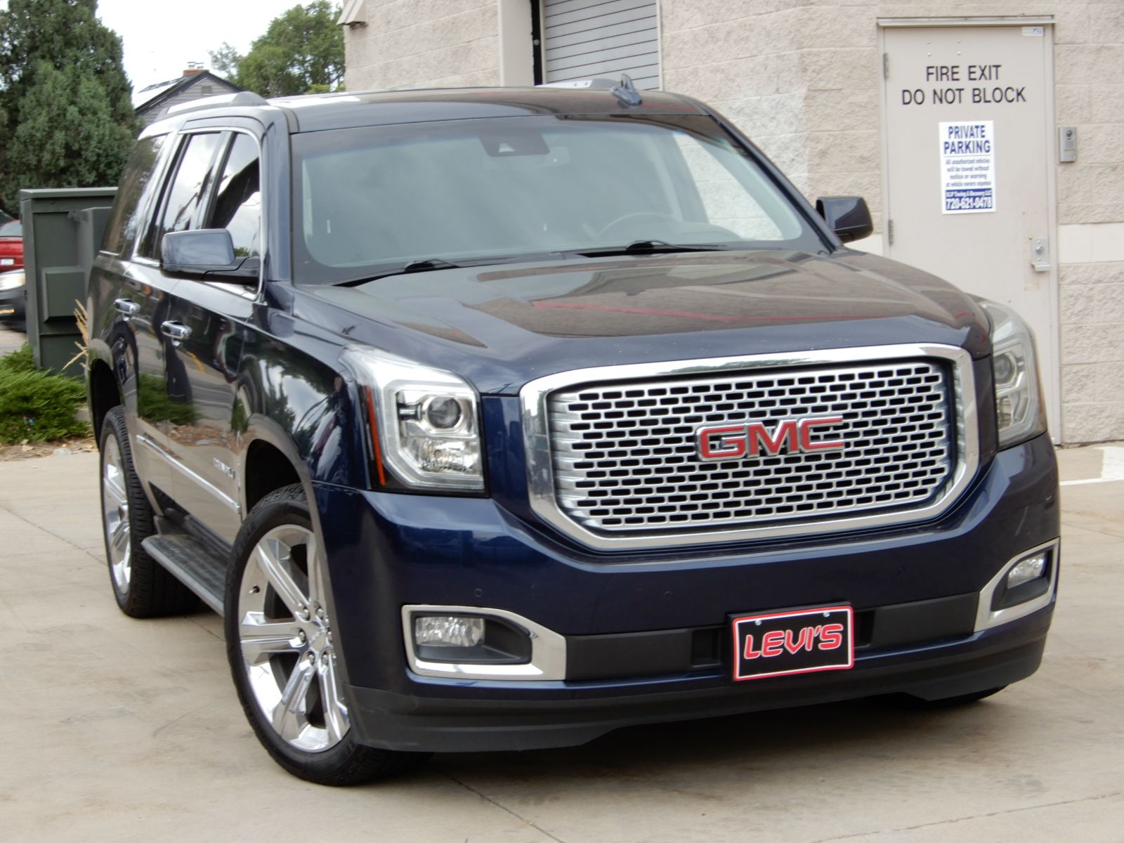 2017 GMC Yukon Denali 5SA