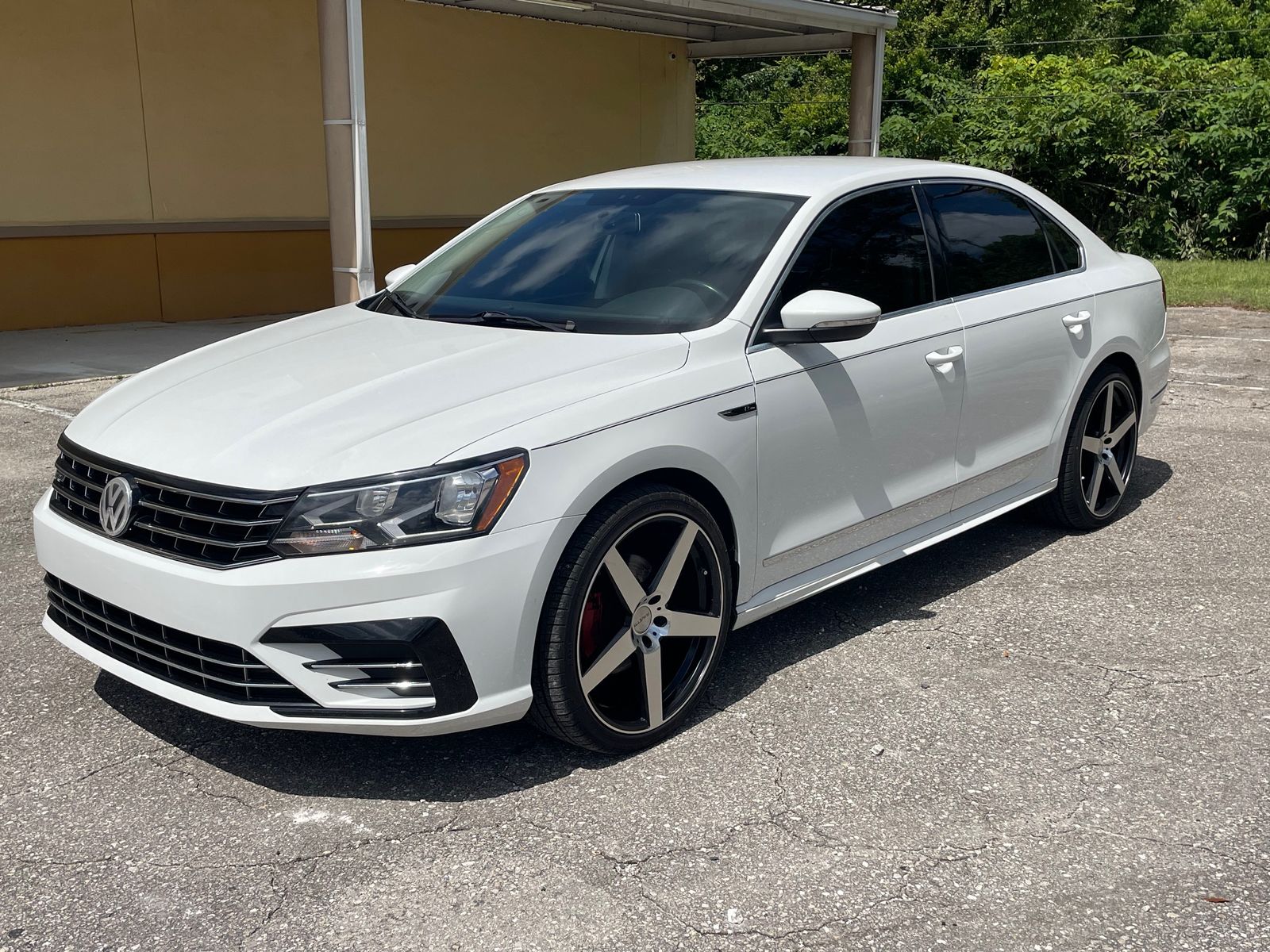 2017 Volkswagen Passat 1.8T R-Line FWD