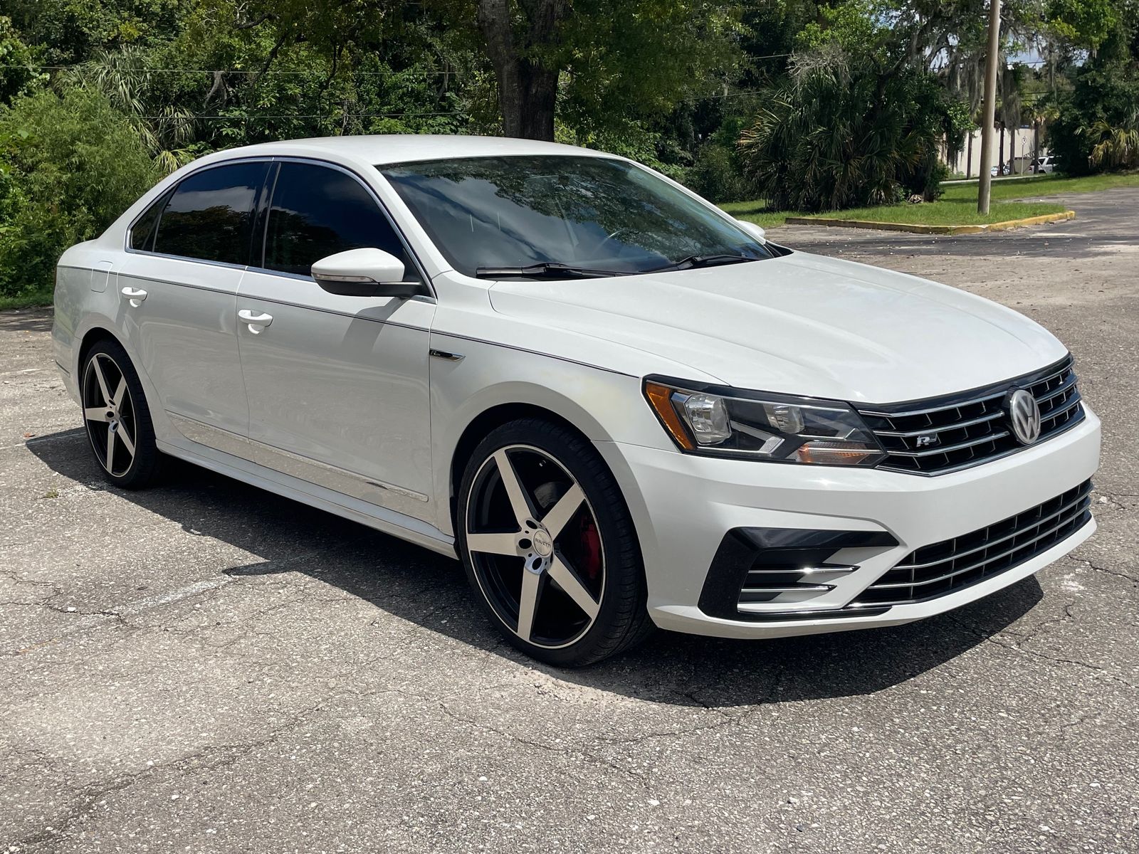 2017 Volkswagen Passat 1.8T R-Line FWD