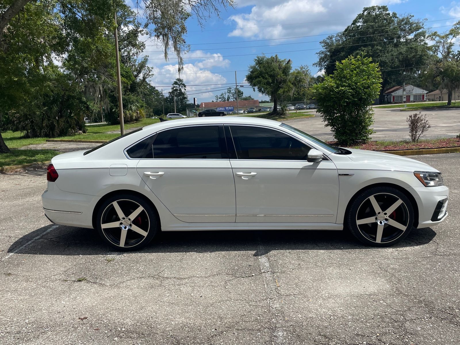 2017 Volkswagen Passat 1.8T R-Line FWD