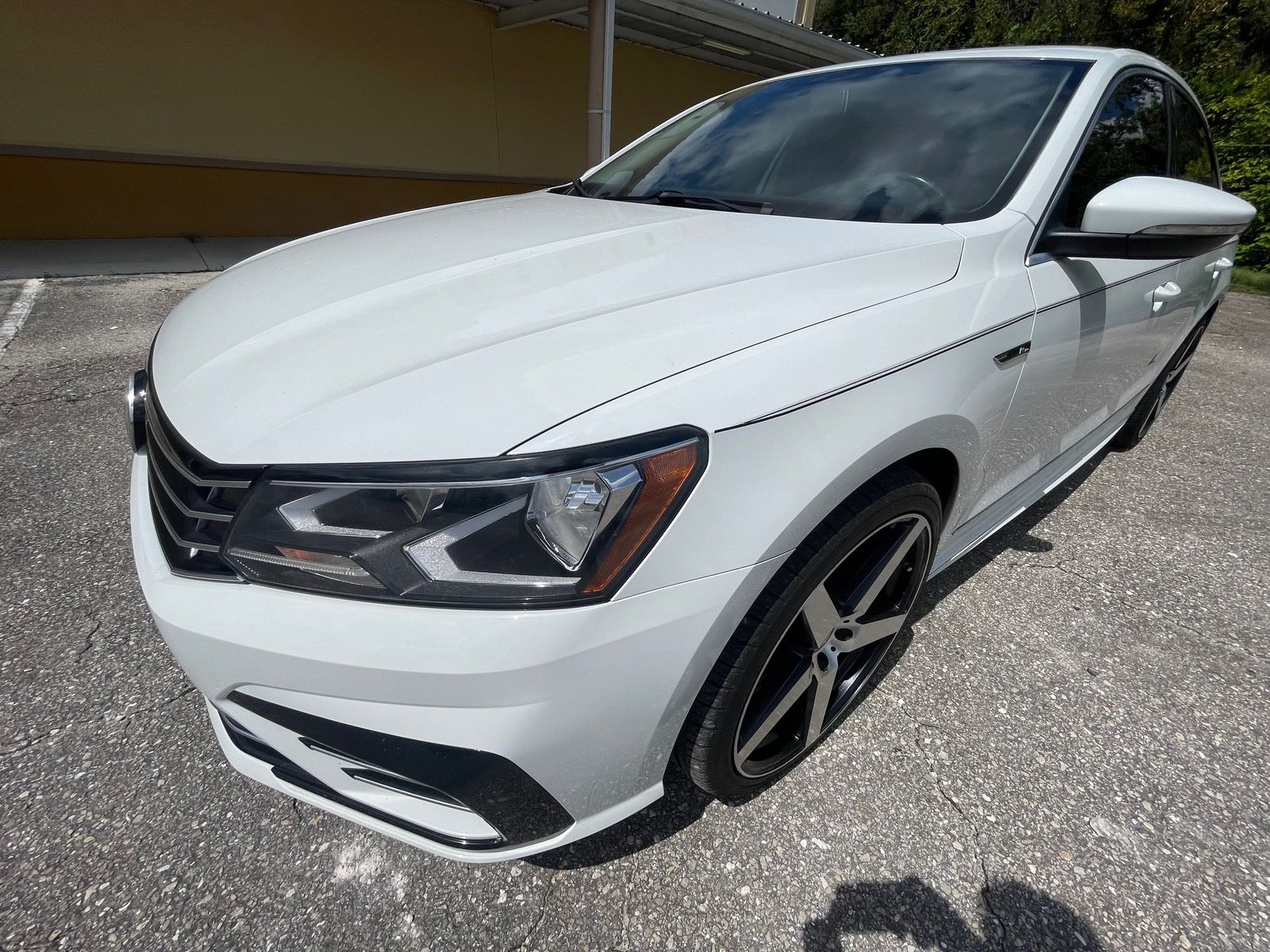 2017 Volkswagen Passat 1.8T R-Line FWD