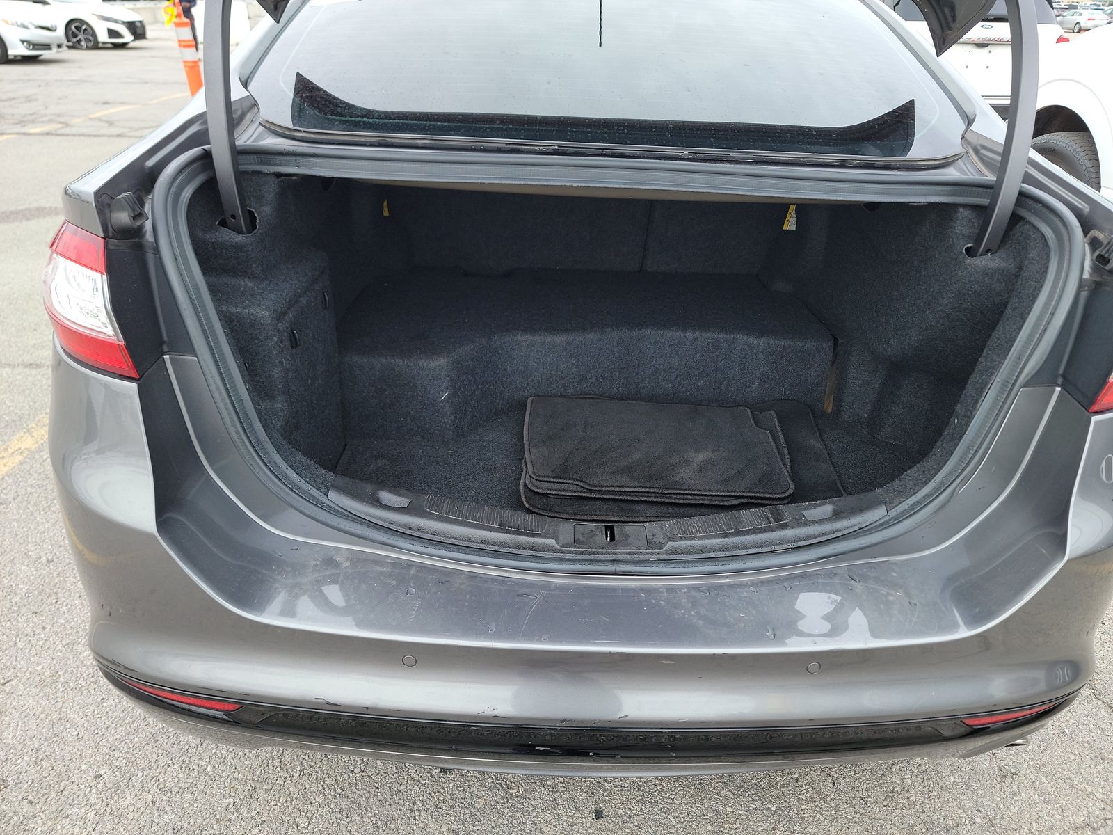 2014 Ford Fusion Hybrid Titanium FWD