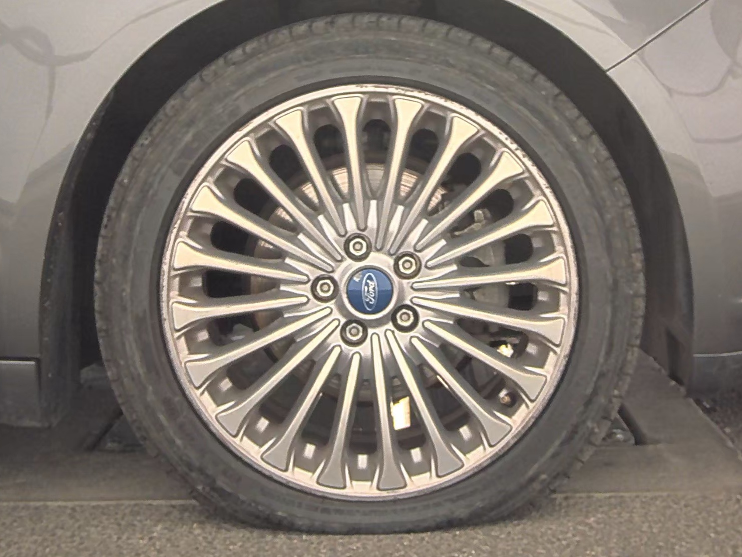 2014 Ford Fusion Hybrid Titanium FWD