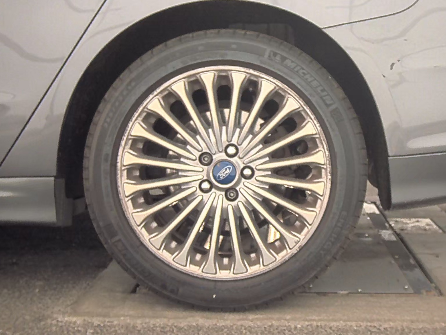 2014 Ford Fusion Hybrid Titanium FWD