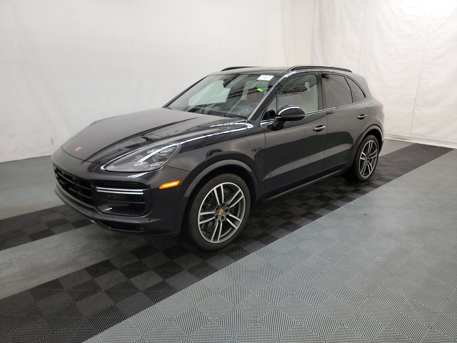 2021 Porsche Cayenne E-Hybrid Turbo S