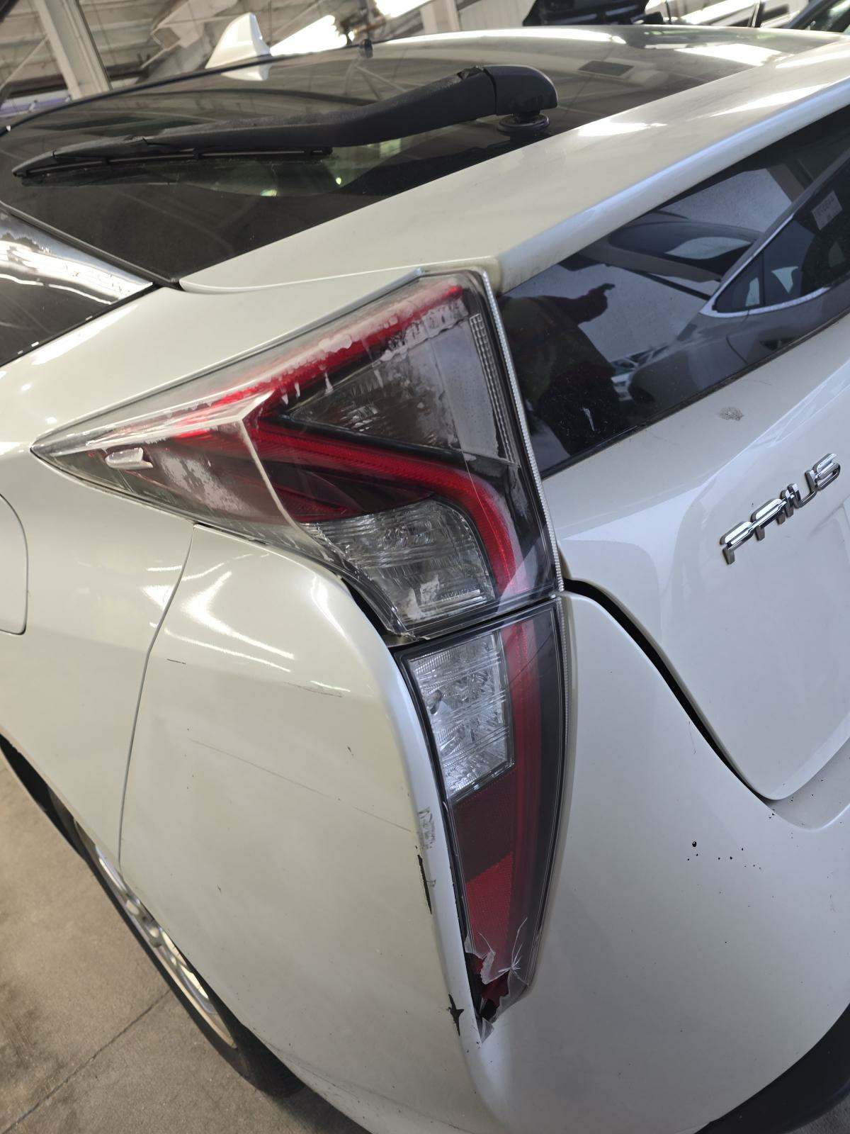 2016 Toyota Prius Two FWD