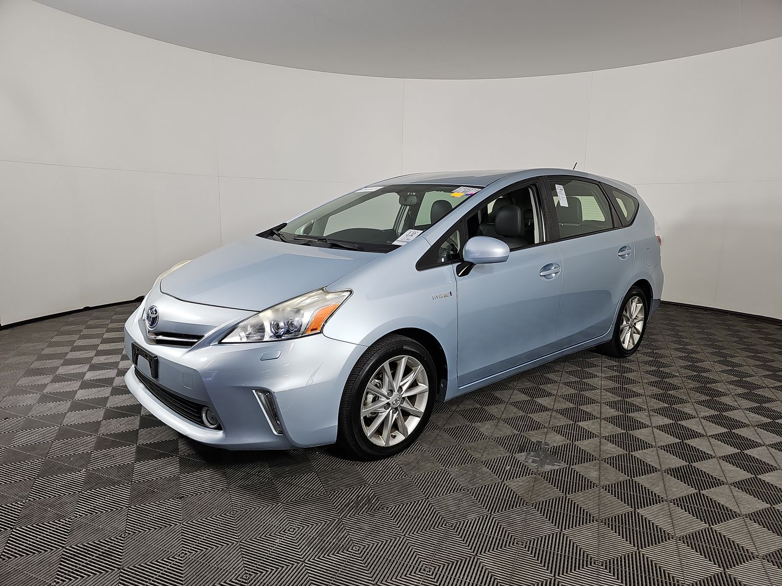 2013 Toyota Prius v Five FWD