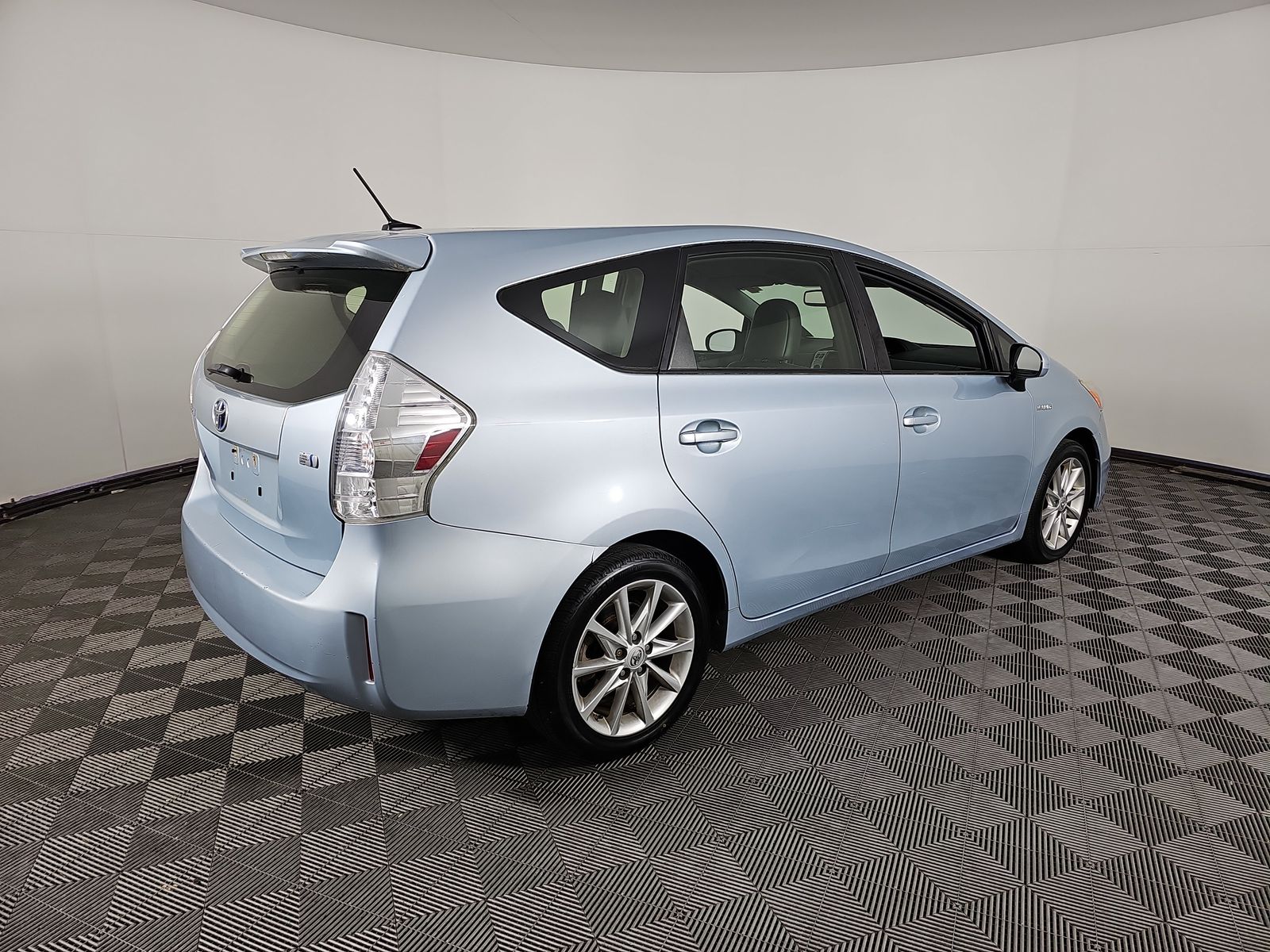 2013 Toyota Prius v Five FWD