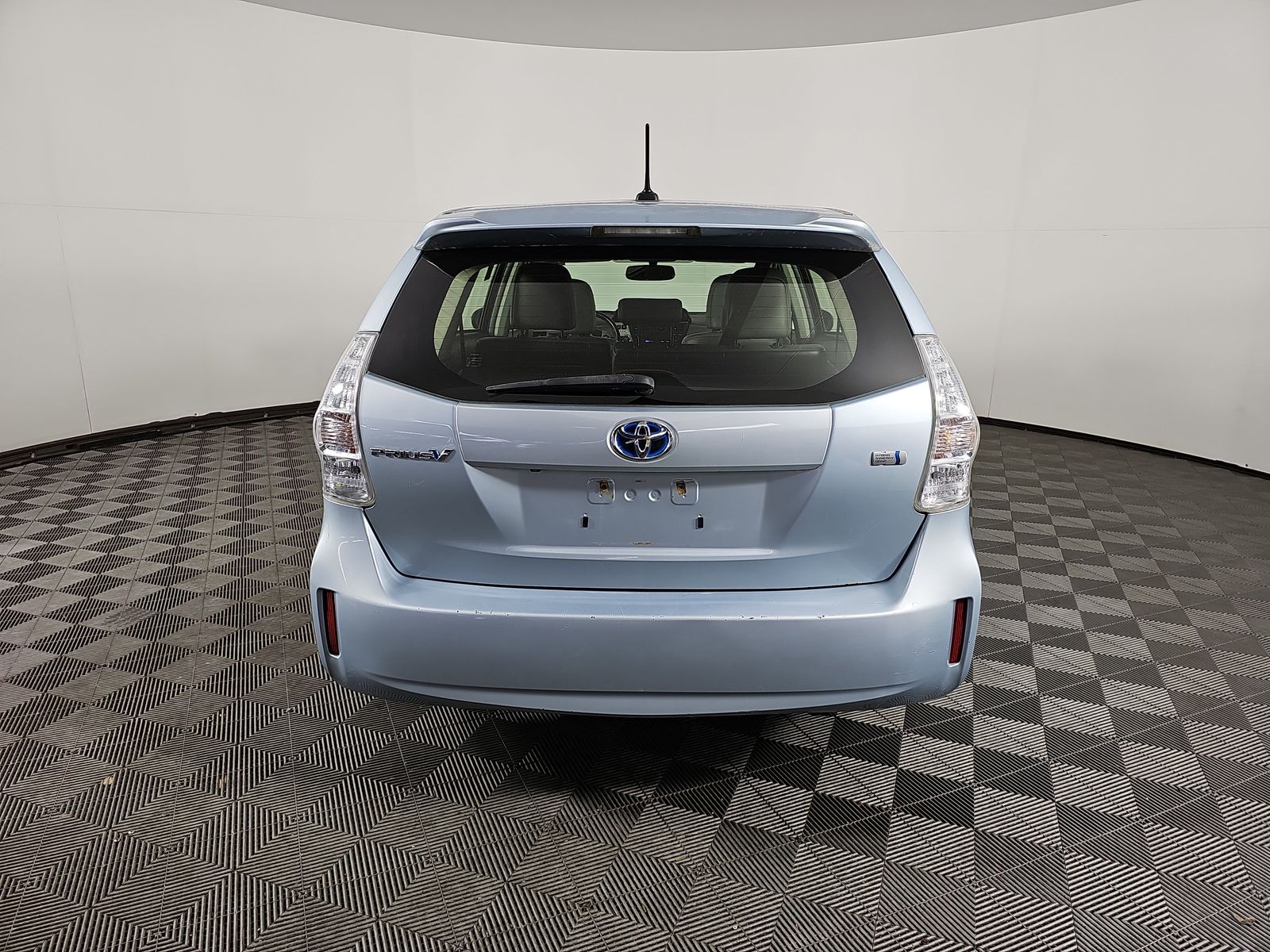 2013 Toyota Prius v Five FWD