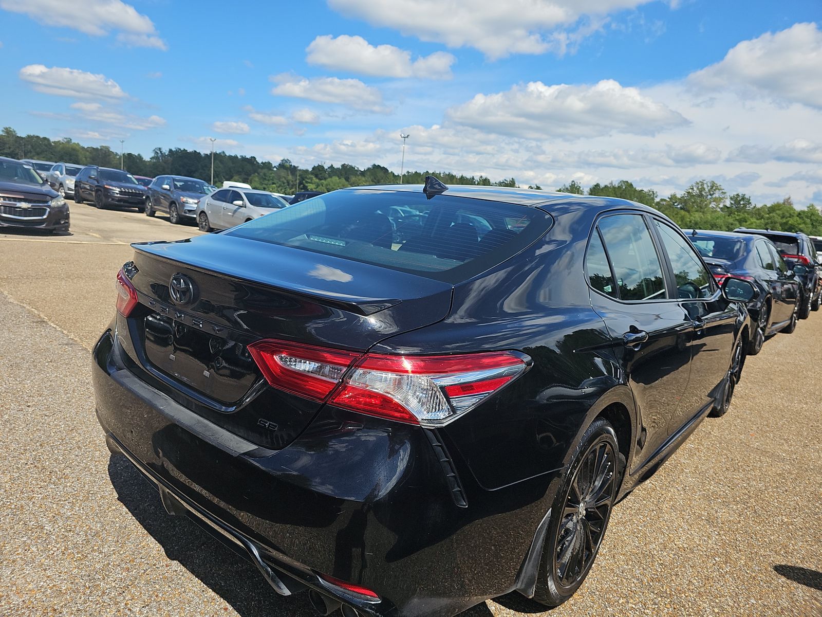 2020 Toyota Camry SE Nightshade FWD