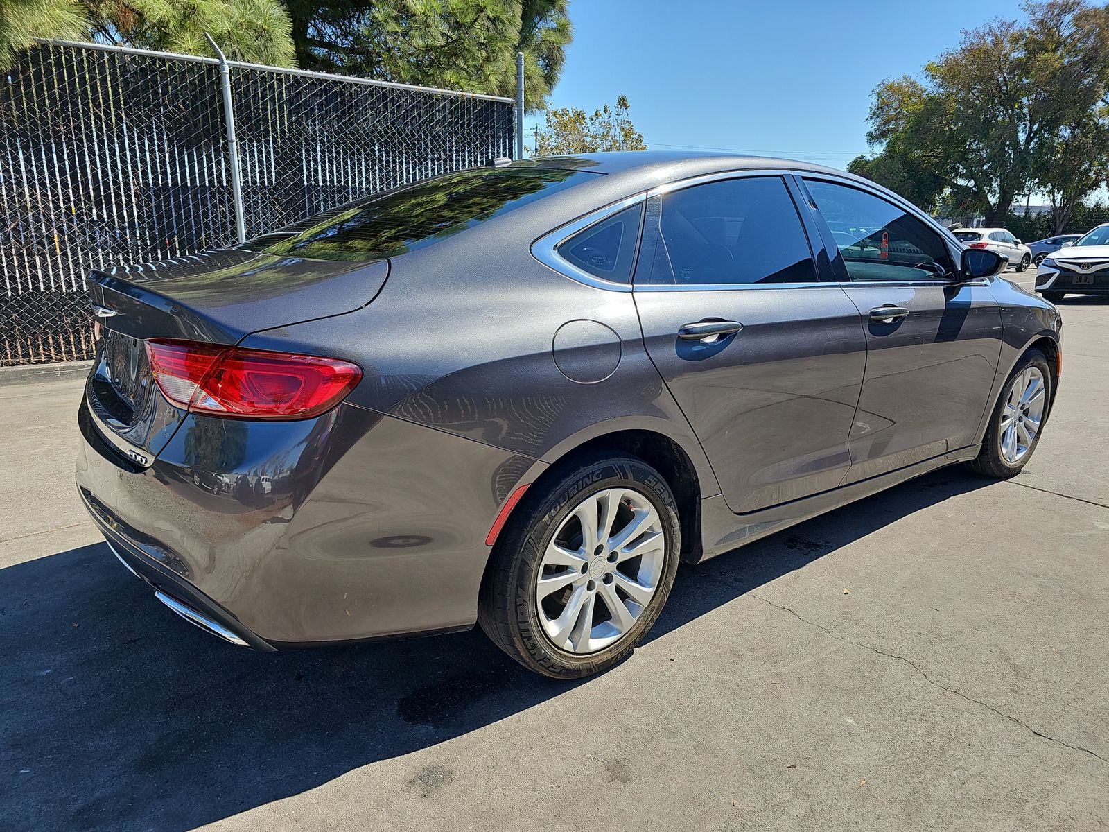 2016 Chrysler 200 Limited FWD