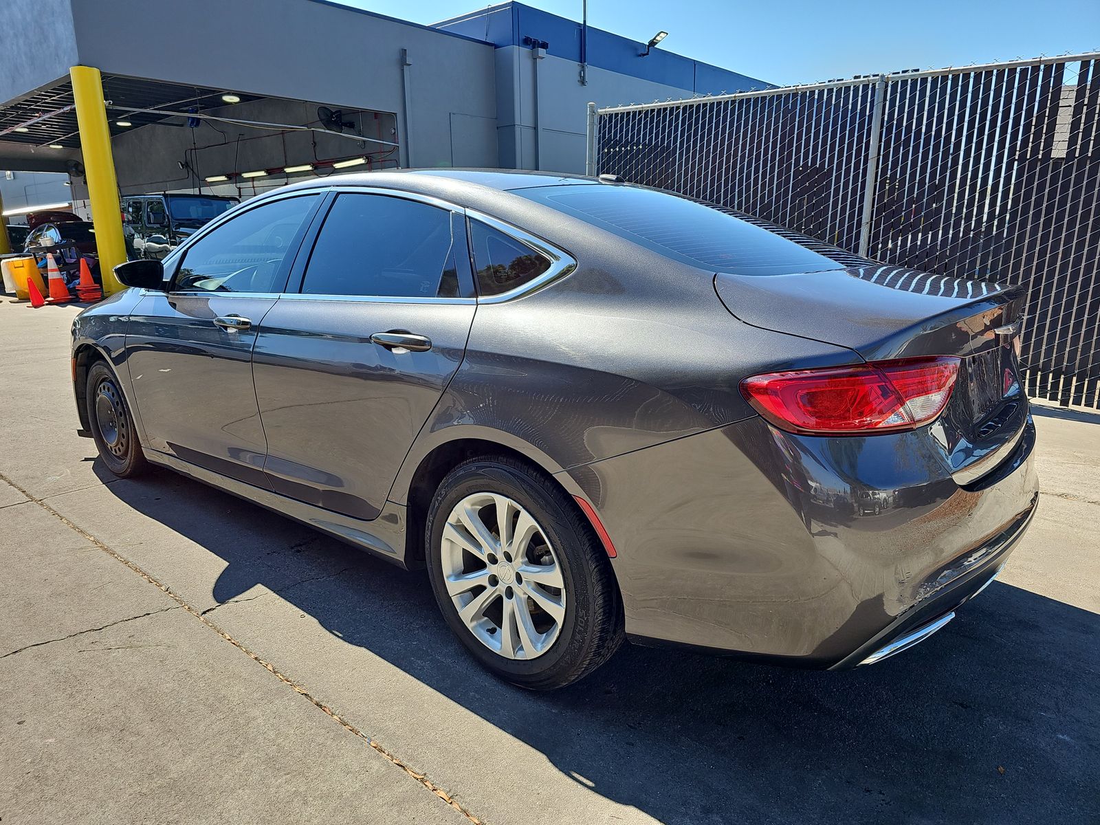 2016 Chrysler 200 Limited FWD