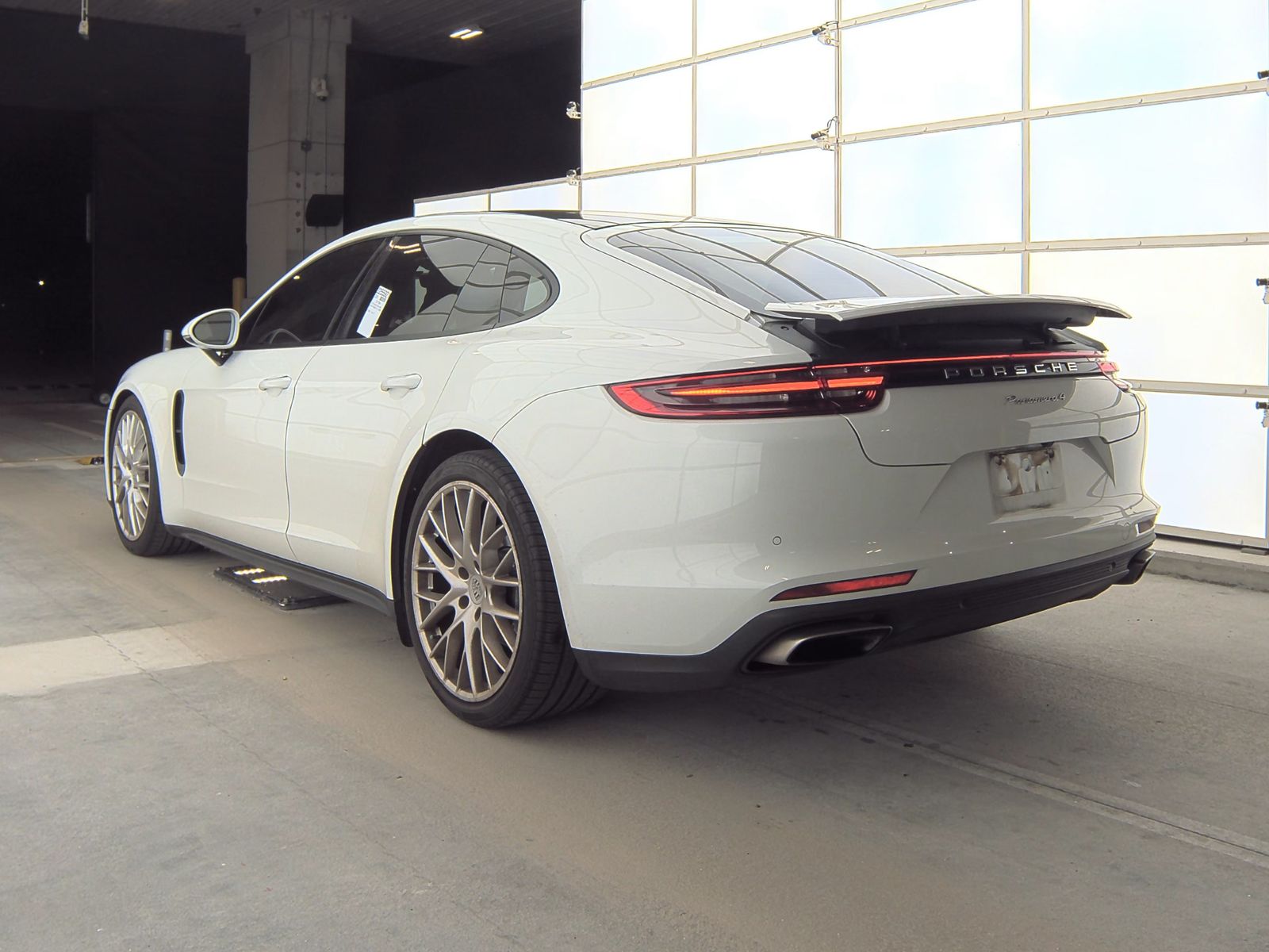 2018 Porsche Panamera 4 AWD