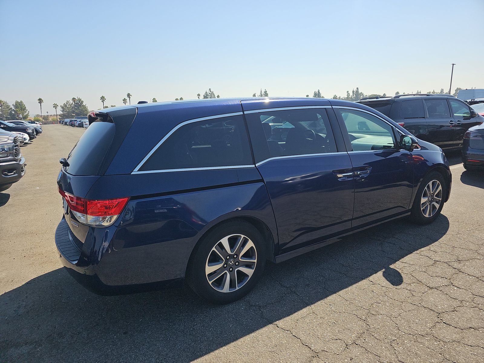 2014 Honda Odyssey Touring FWD